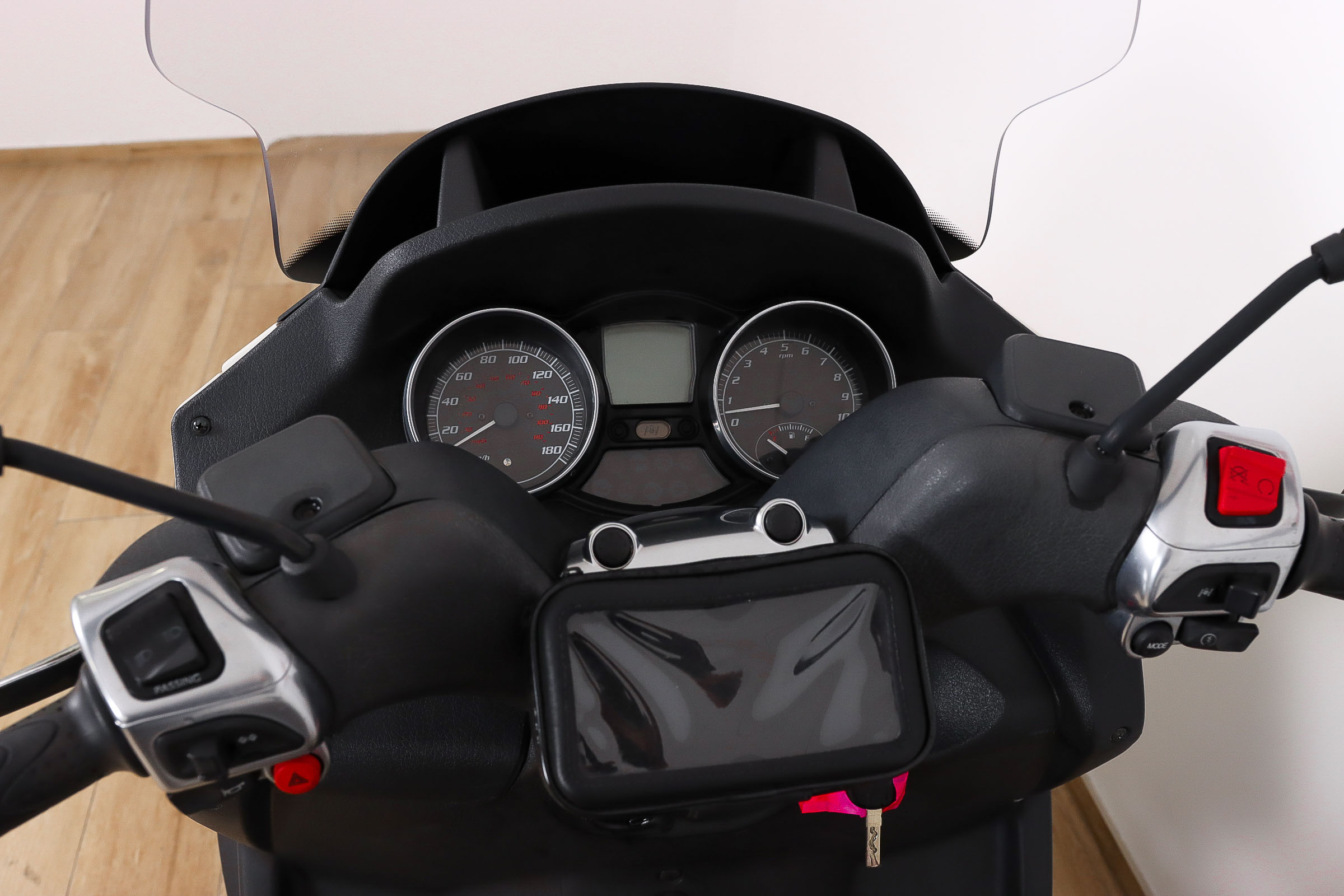 PIAGGIO MP3 LT 500 BusinessPIAGGIO11 PIAGGIO MP3 LT 500 BusinessPIAGGIO11
