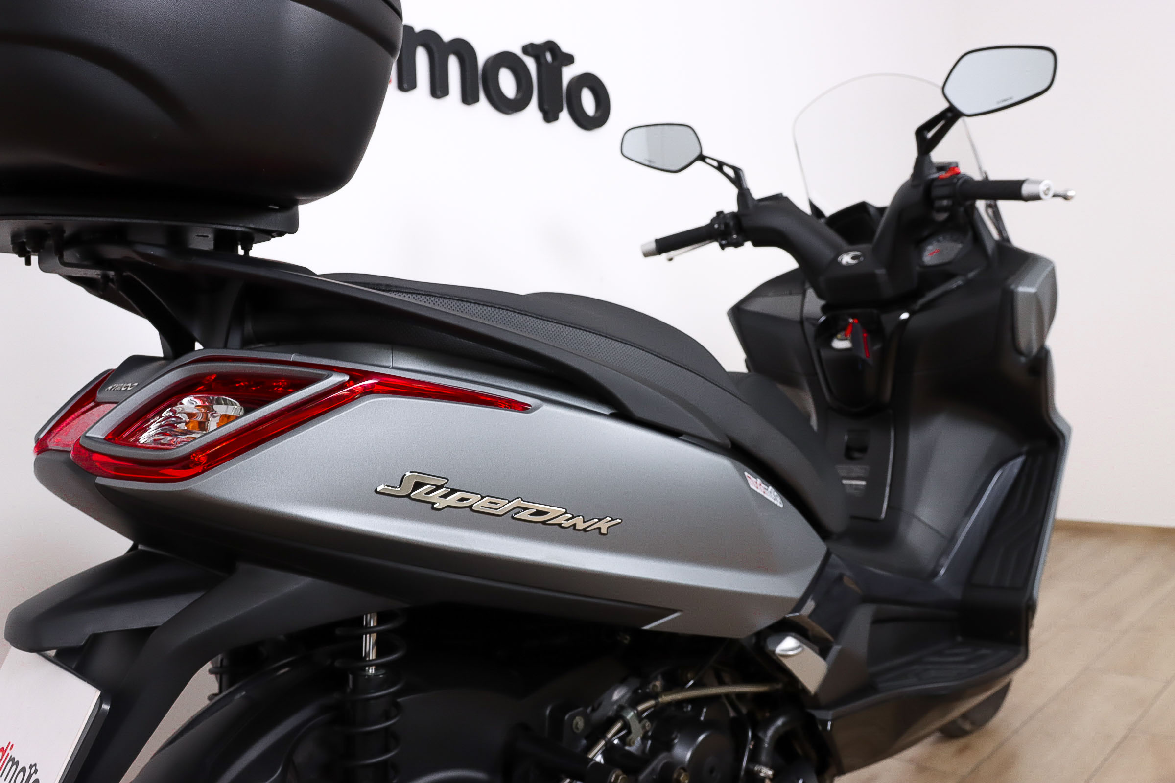 KYMCO Super Dink 350iKYMCO4 KYMCO Super Dink 350iKYMCO4