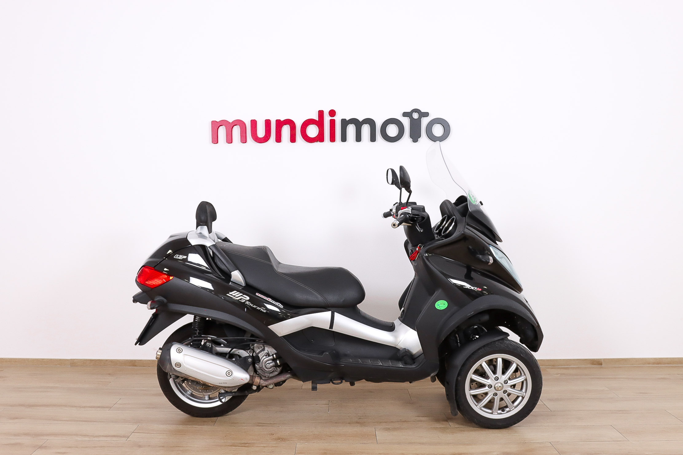 PIAGGIO MP3 LT 300 TouringPIAGGIO0 PIAGGIO MP3 LT 300 TouringPIAGGIO0