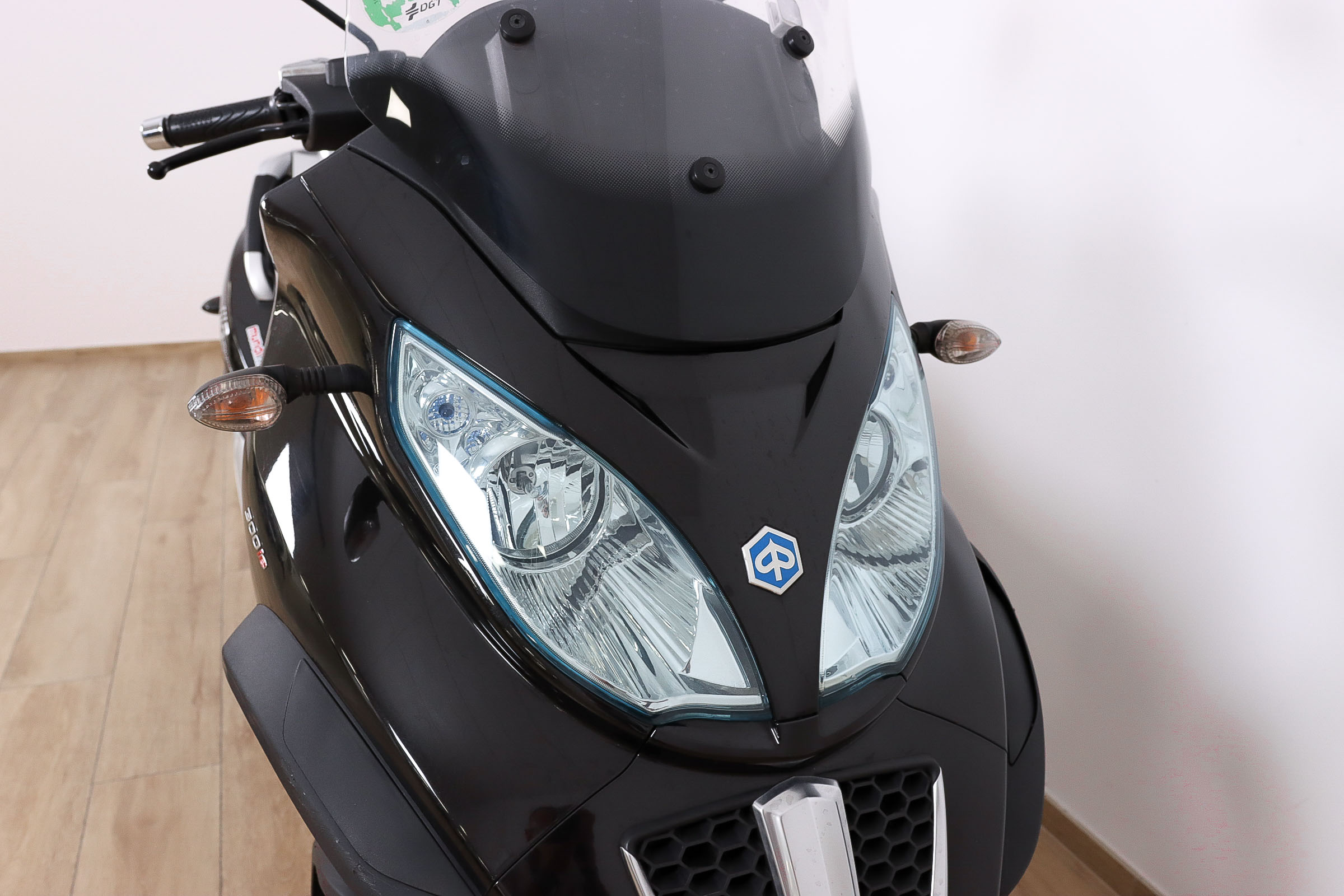 PIAGGIO MP3 LT 300 TouringPIAGGIO3 PIAGGIO MP3 LT 300 TouringPIAGGIO3