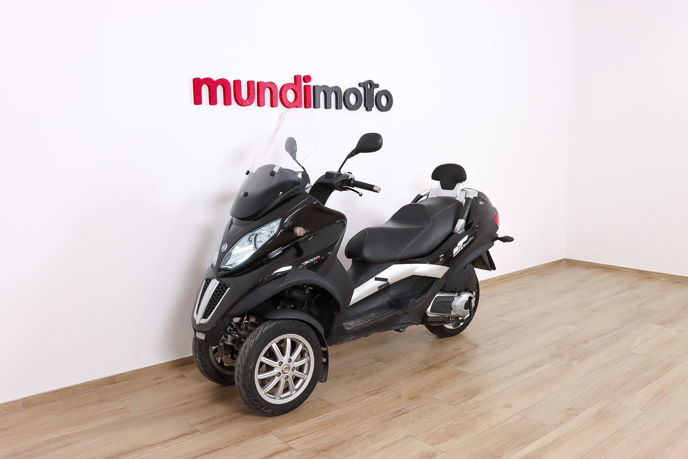 PIAGGIO MP3 LT 300 TouringPIAGGIO6 PIAGGIO MP3 LT 300 TouringPIAGGIO6