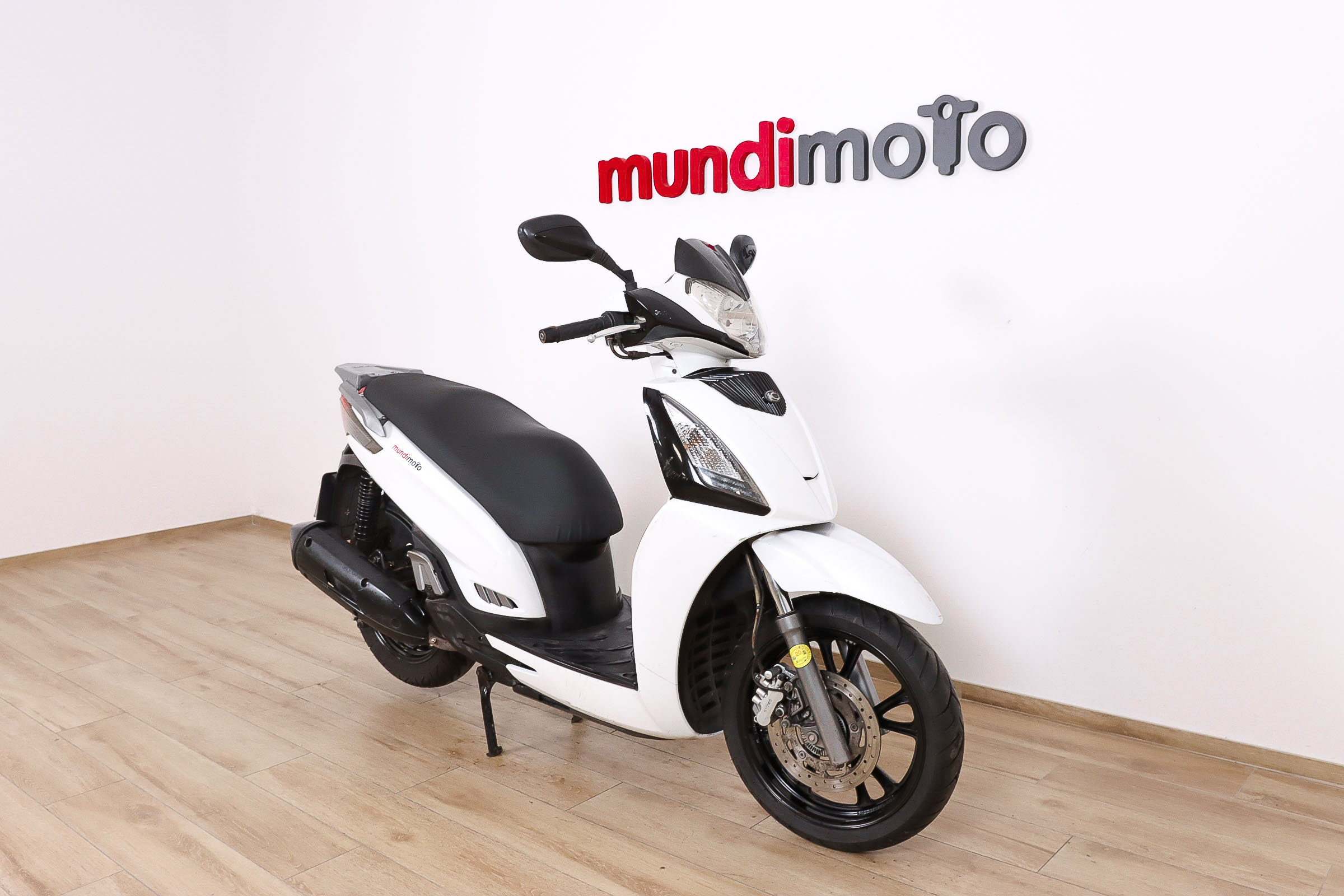 KYMCO People 125 GTi promoKYMCO2 KYMCO People 125 GTi promoKYMCO2