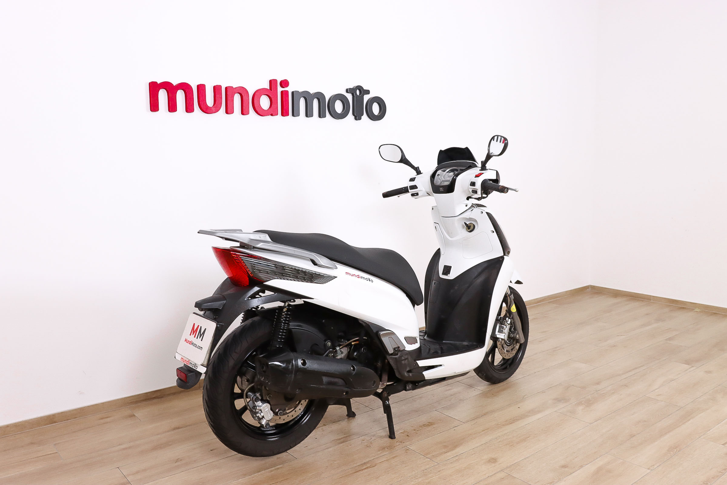 KYMCO People 125 GTi promoKYMCO3 KYMCO People 125 GTi promoKYMCO3