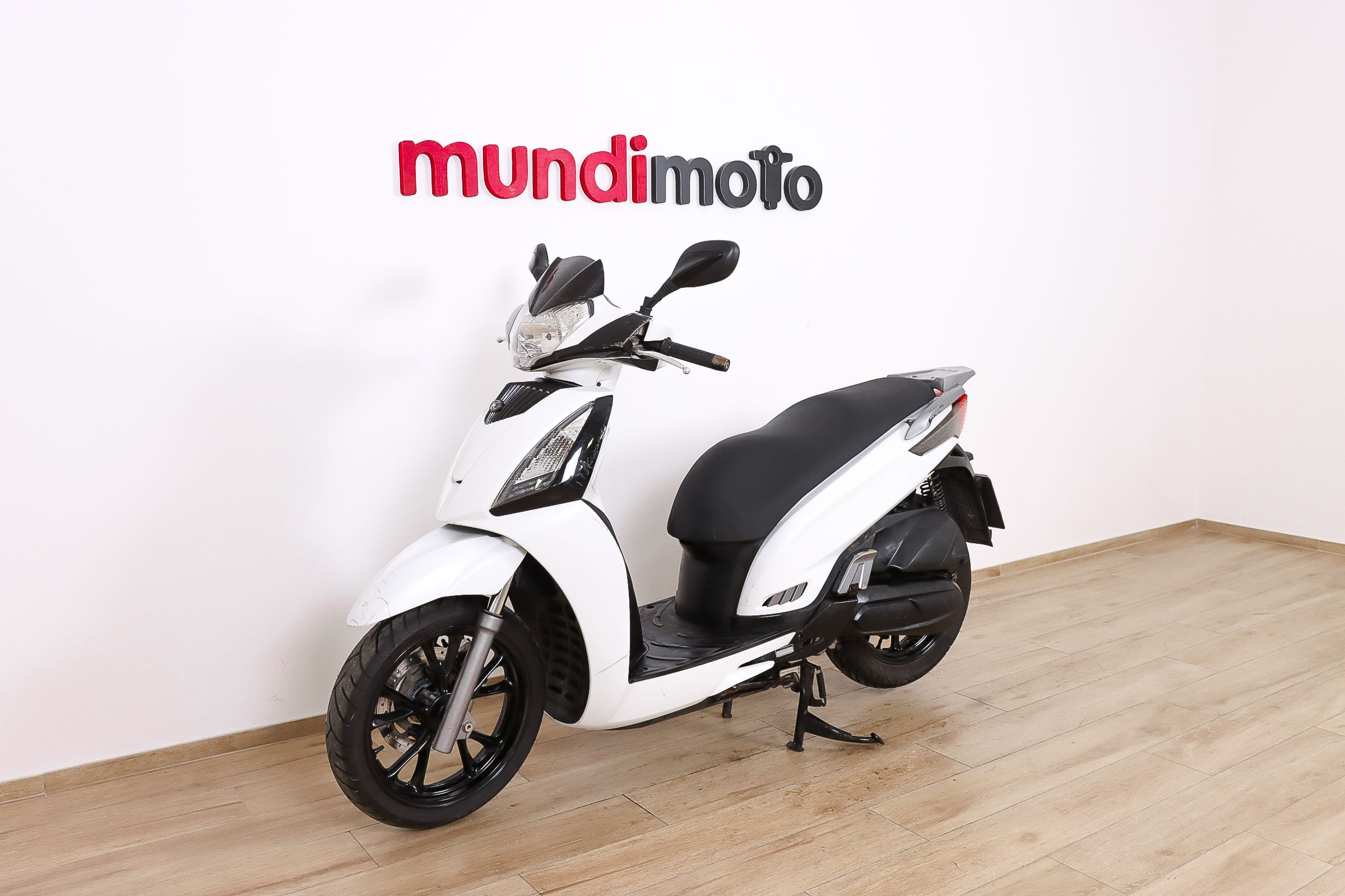 KYMCO People 125 GTi promoKYMCO7 KYMCO People 125 GTi promoKYMCO7