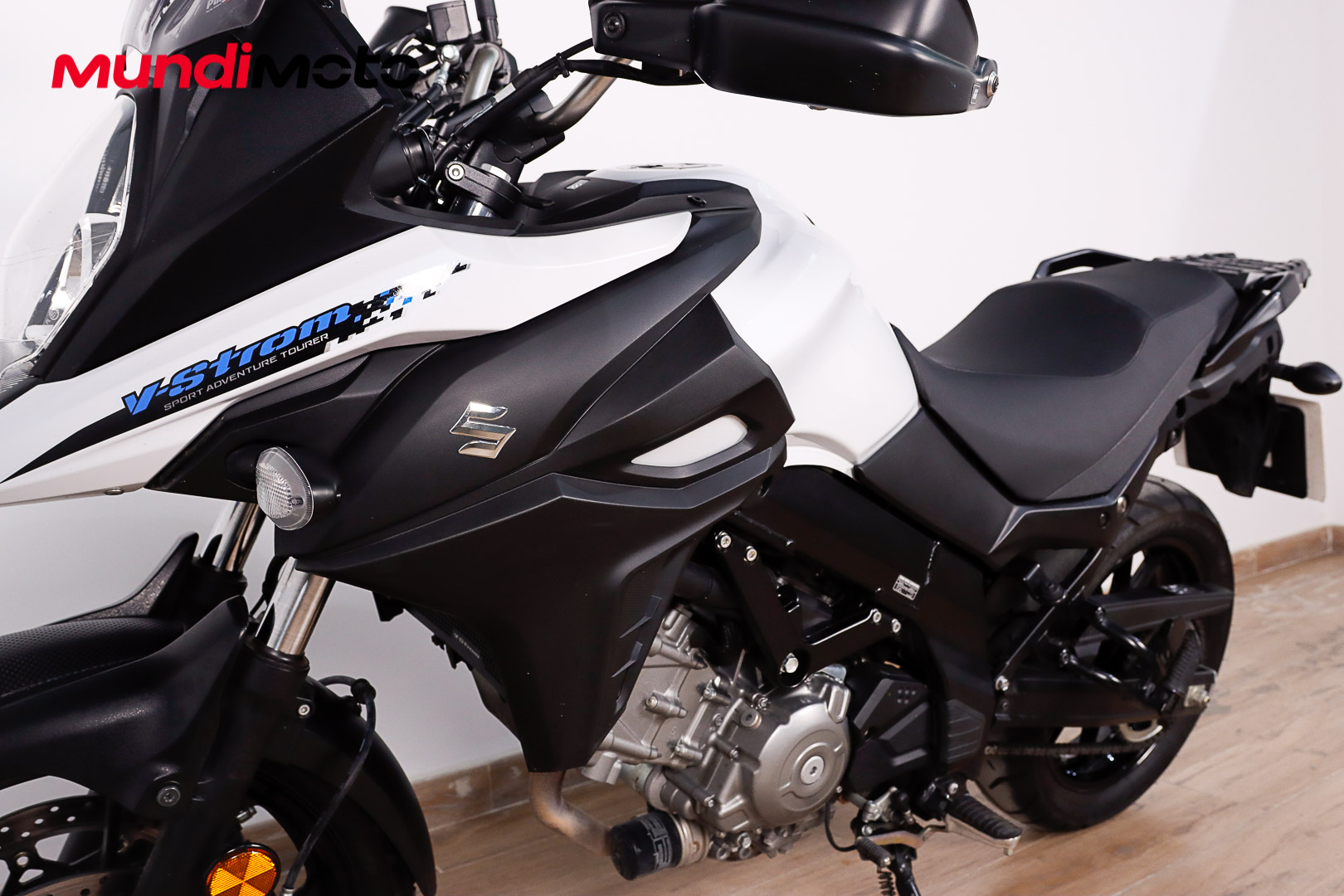 SUZUKI V-Strom 650 ABSSUZUKI7 SUZUKI V-Strom 650 ABSSUZUKI7