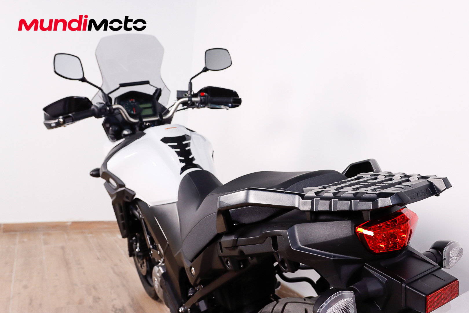 SUZUKI V-Strom 650 ABSSUZUKI8 SUZUKI V-Strom 650 ABSSUZUKI8