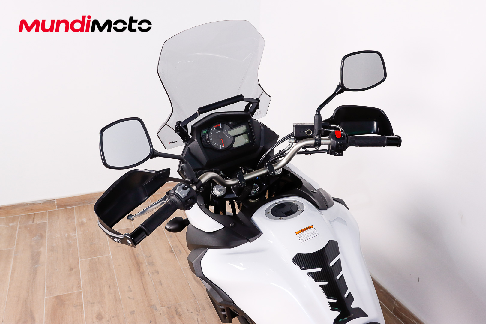 SUZUKI V-Strom 650 ABSSUZUKI9 SUZUKI V-Strom 650 ABSSUZUKI9