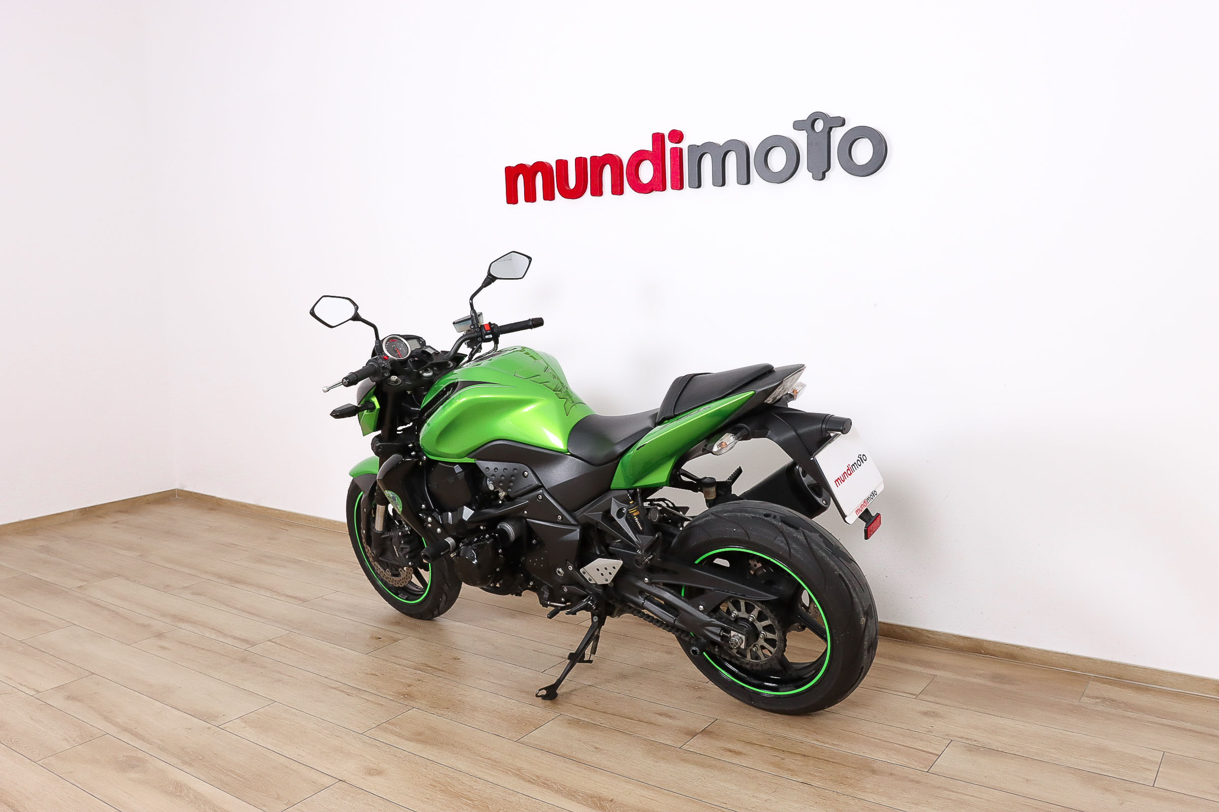 KAWASAKI Z 750RKAWASAKI8 KAWASAKI Z 750RKAWASAKI8
