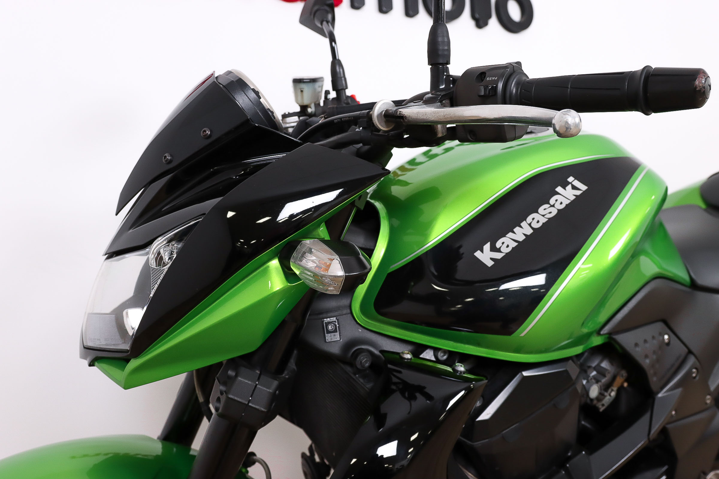 KAWASAKI Z 750RKAWASAKI12 KAWASAKI Z 750RKAWASAKI12