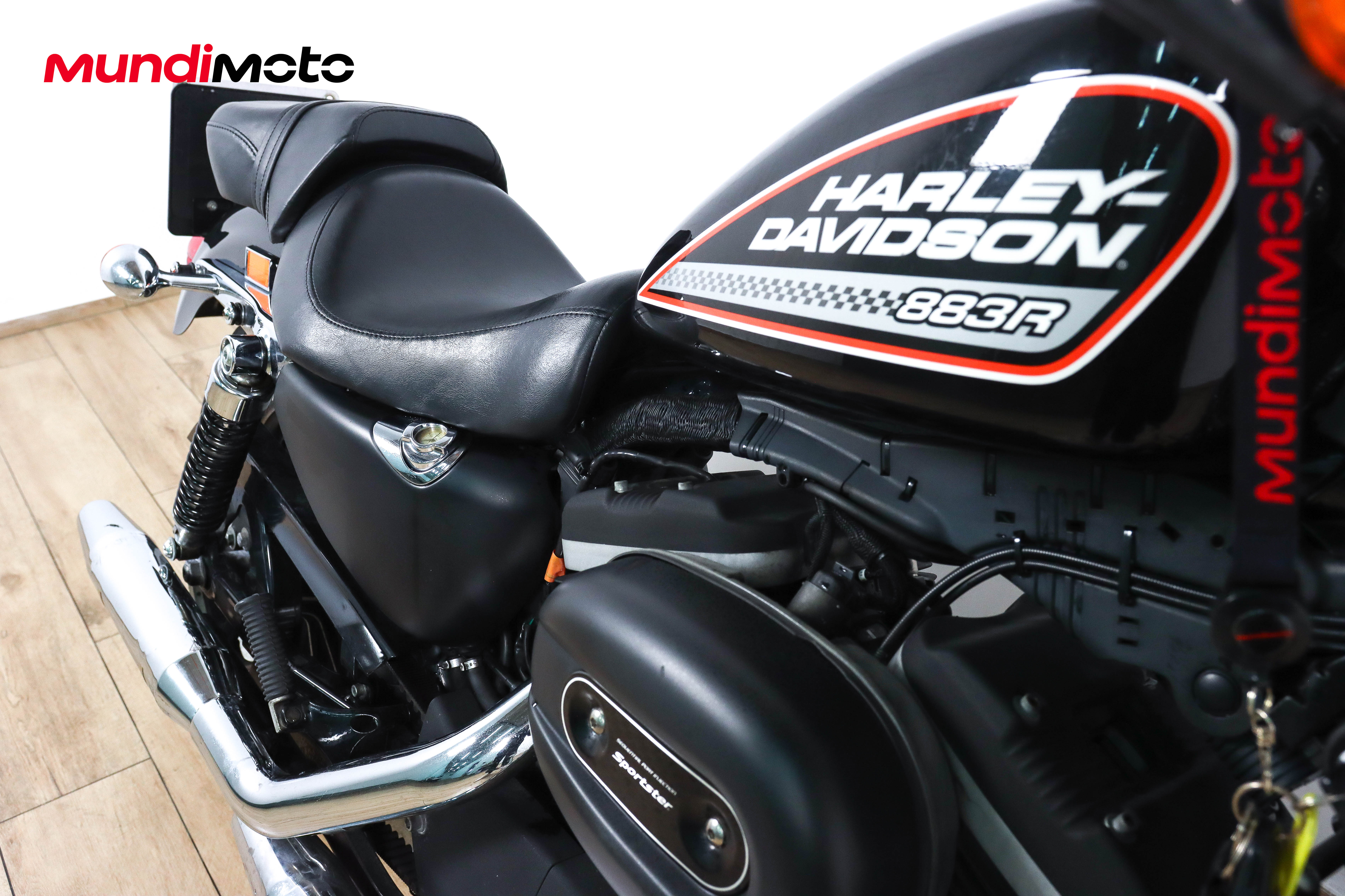 HARLEY DAVIDSON Sportster 883HARLEY DAVIDSON5 HARLEY DAVIDSON Sportster 883HARLEY DAVIDSON5