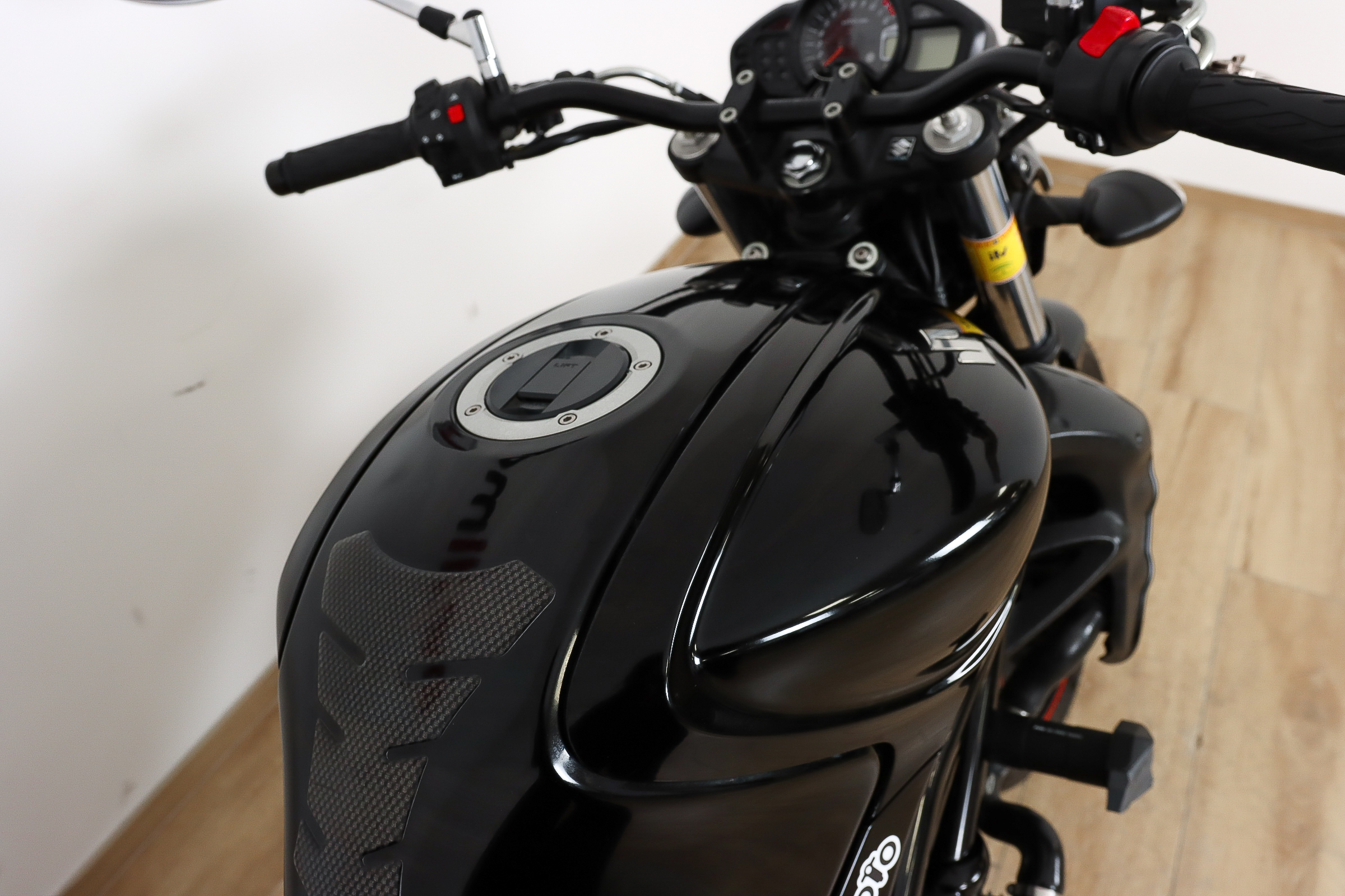 SUZUKI Gladius 650SUZUKI6 SUZUKI Gladius 650SUZUKI6