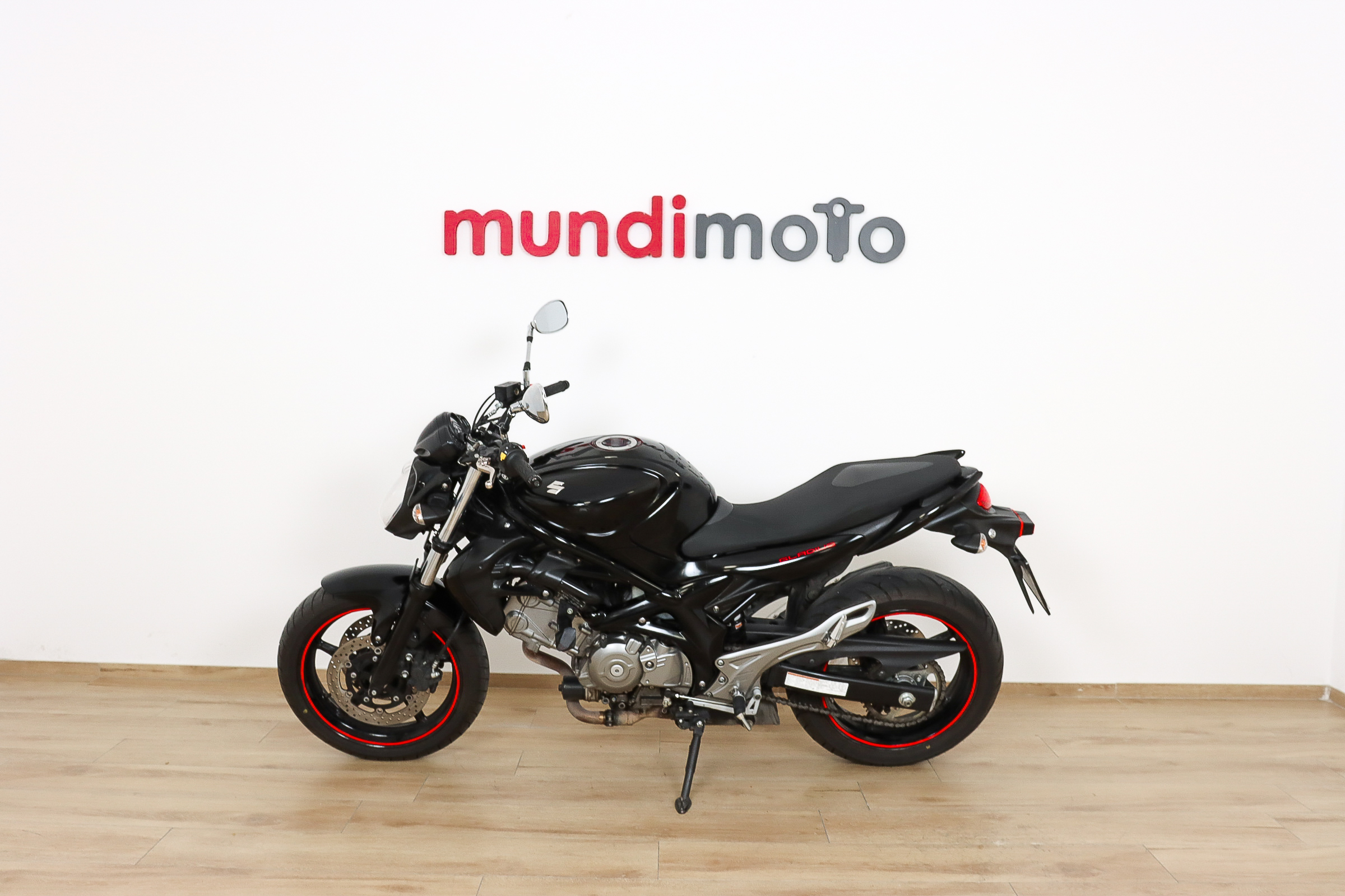 SUZUKI Gladius 650SUZUKI8 SUZUKI Gladius 650SUZUKI8