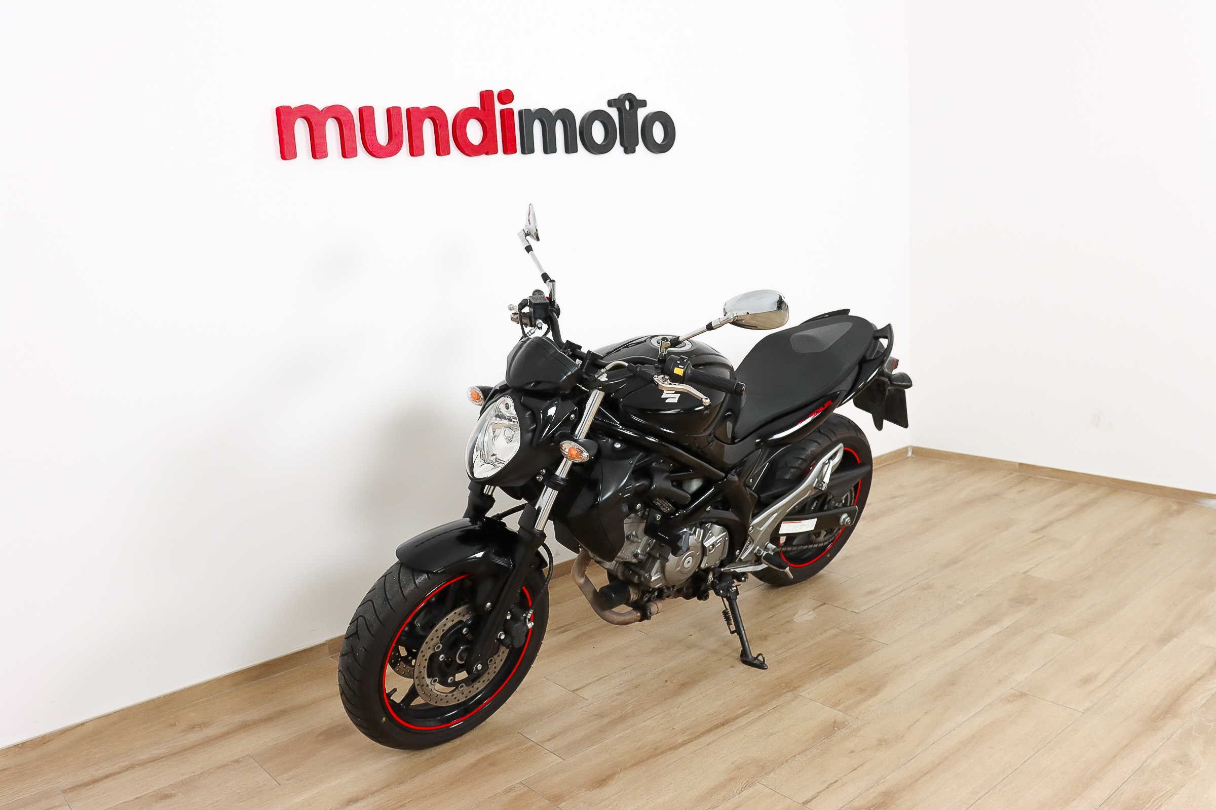SUZUKI Gladius 650SUZUKI9 SUZUKI Gladius 650SUZUKI9