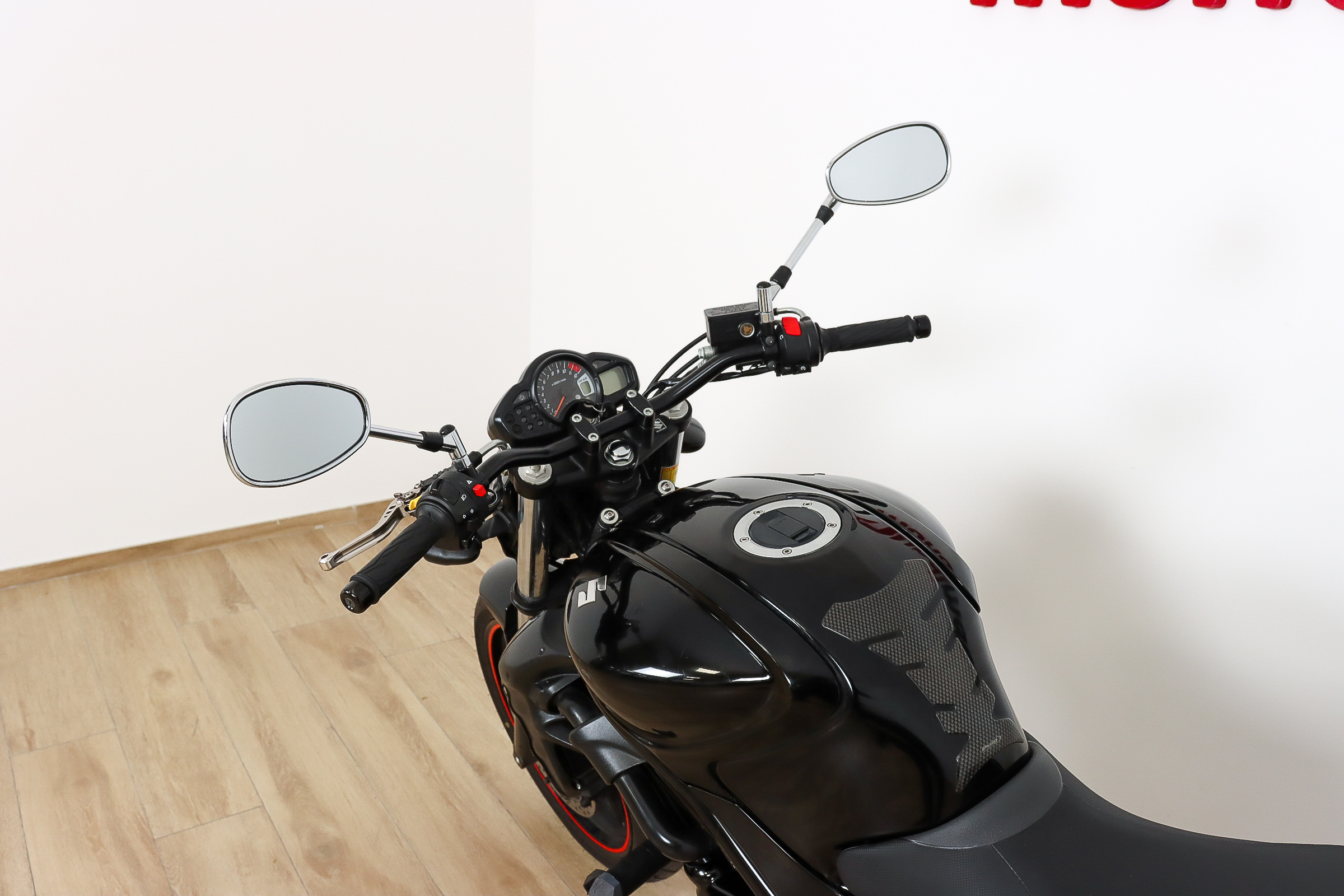SUZUKI Gladius 650SUZUKI11 SUZUKI Gladius 650SUZUKI11
