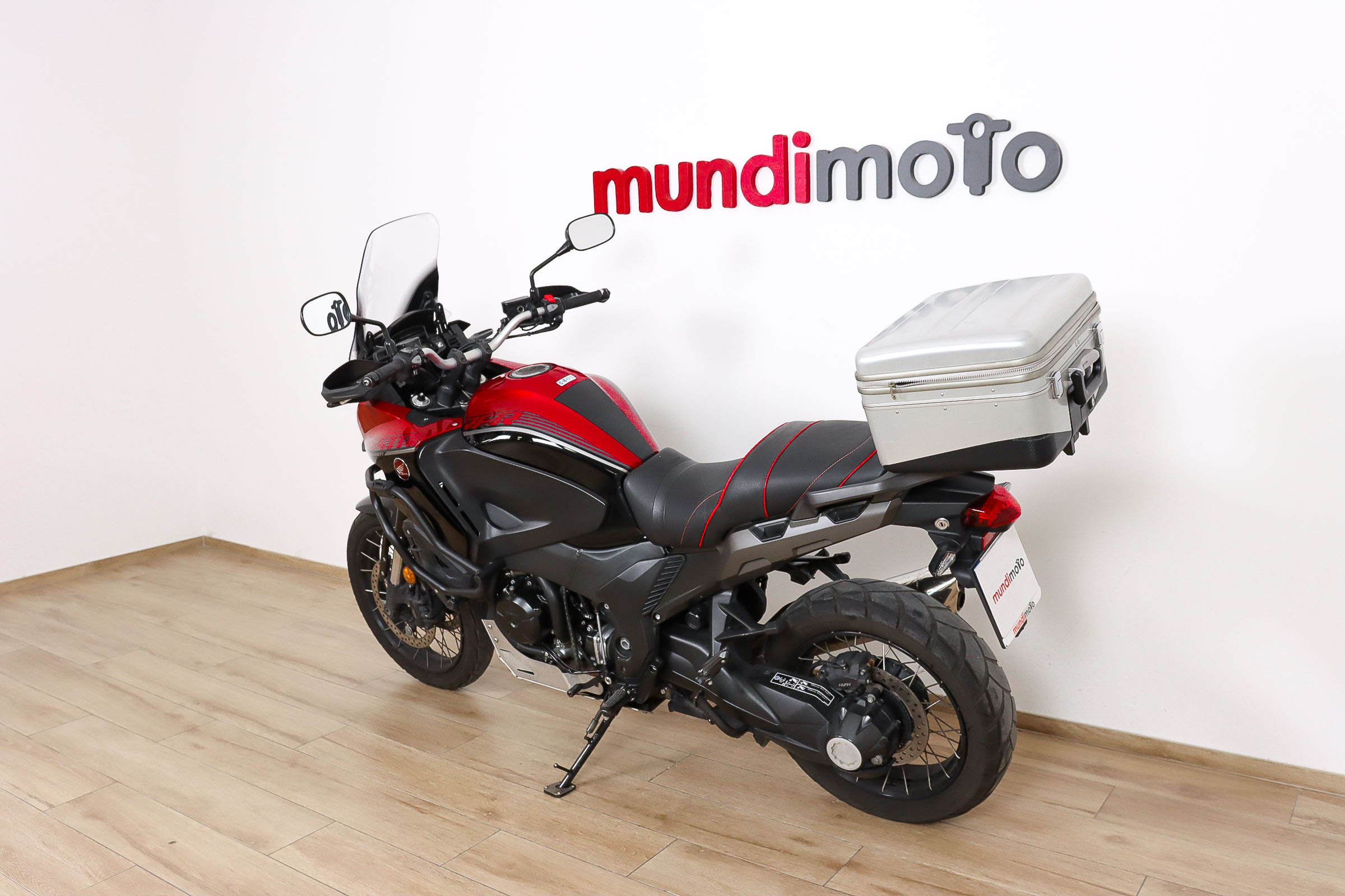 HONDA CrosstourerHONDA9 HONDA CrosstourerHONDA9