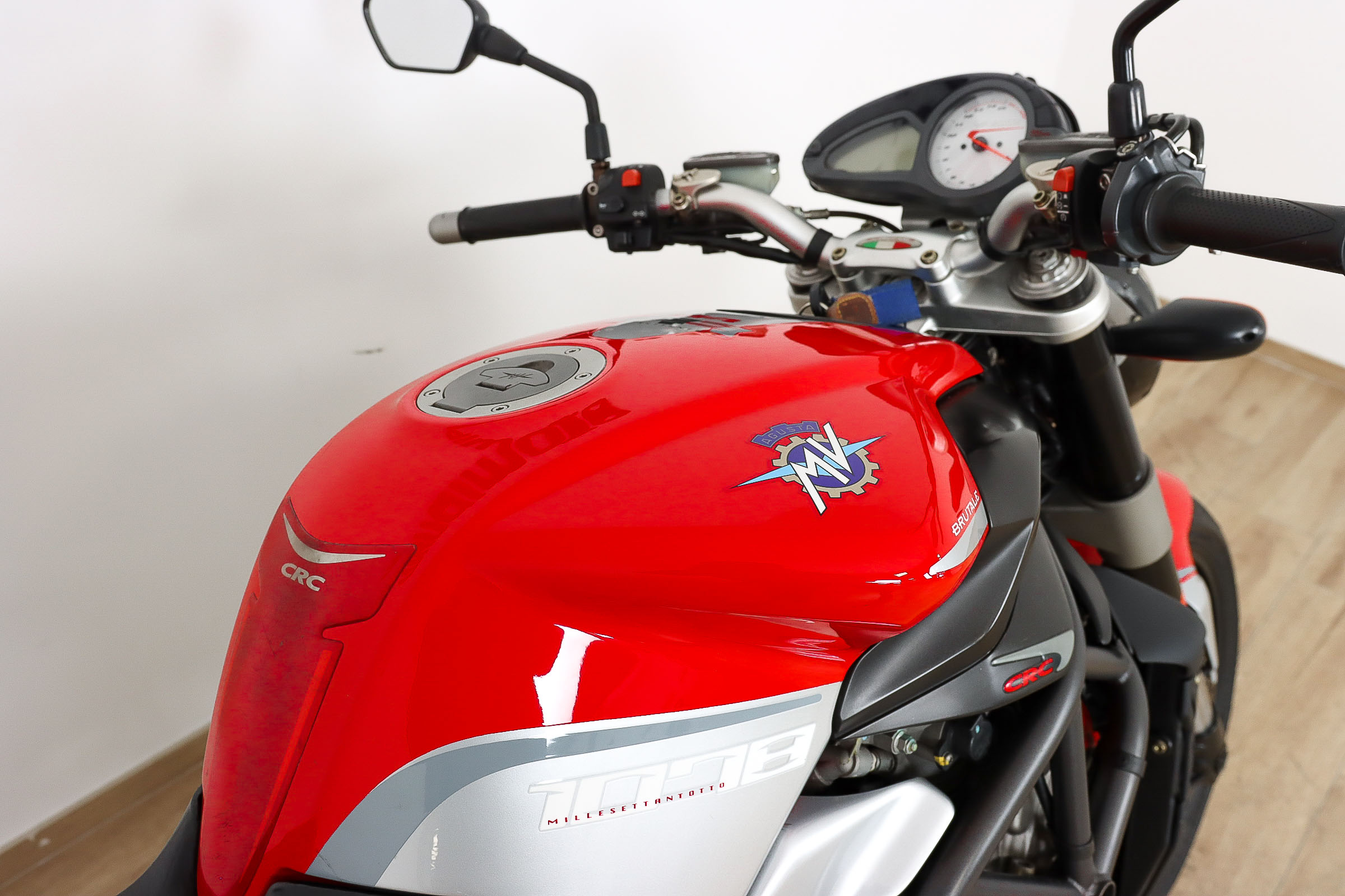 MV AGUSTA BRUTALE 1078MV AGUSTA4 MV AGUSTA BRUTALE 1078MV AGUSTA4