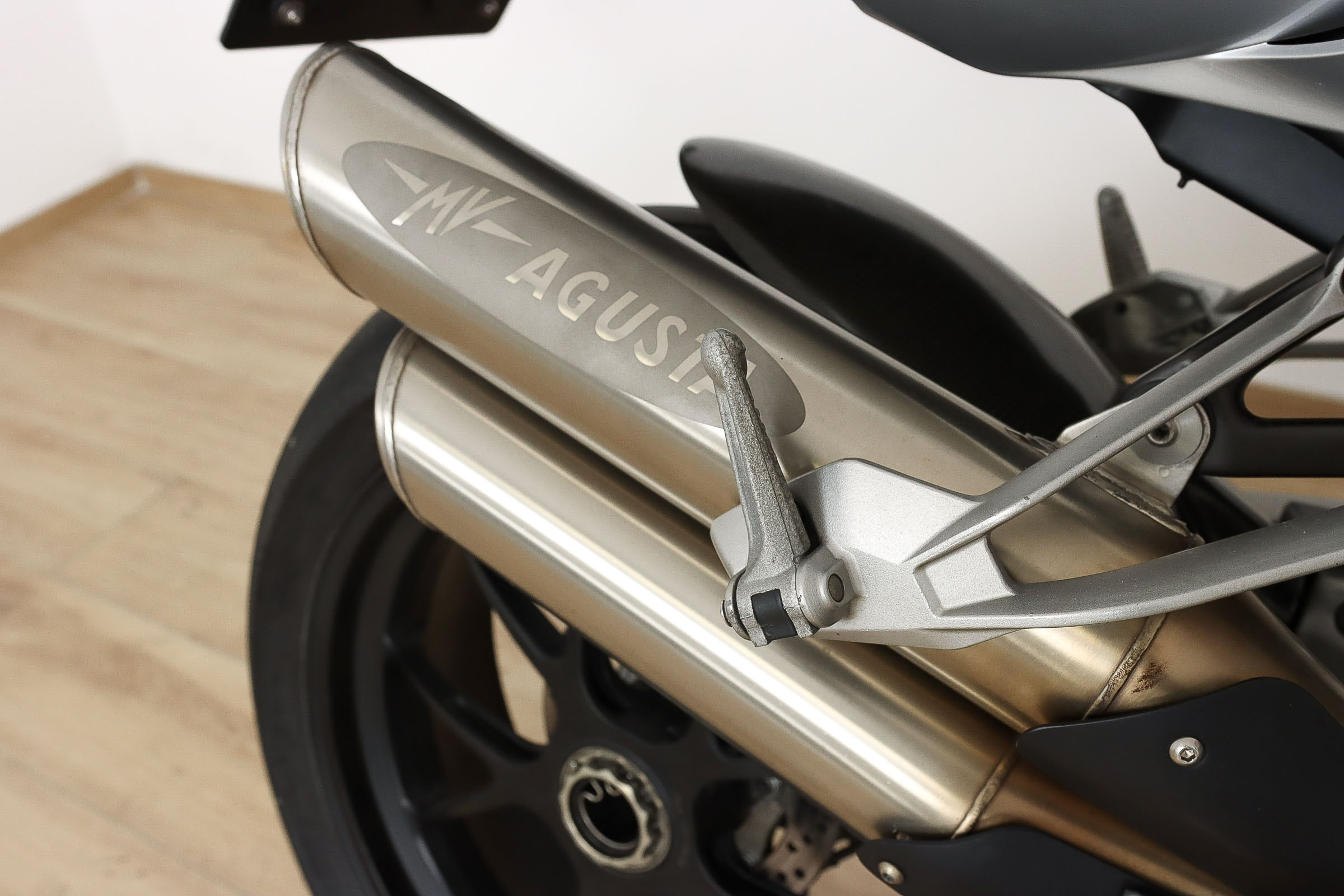 MV AGUSTA BRUTALE 1078MV AGUSTA8 MV AGUSTA BRUTALE 1078MV AGUSTA8