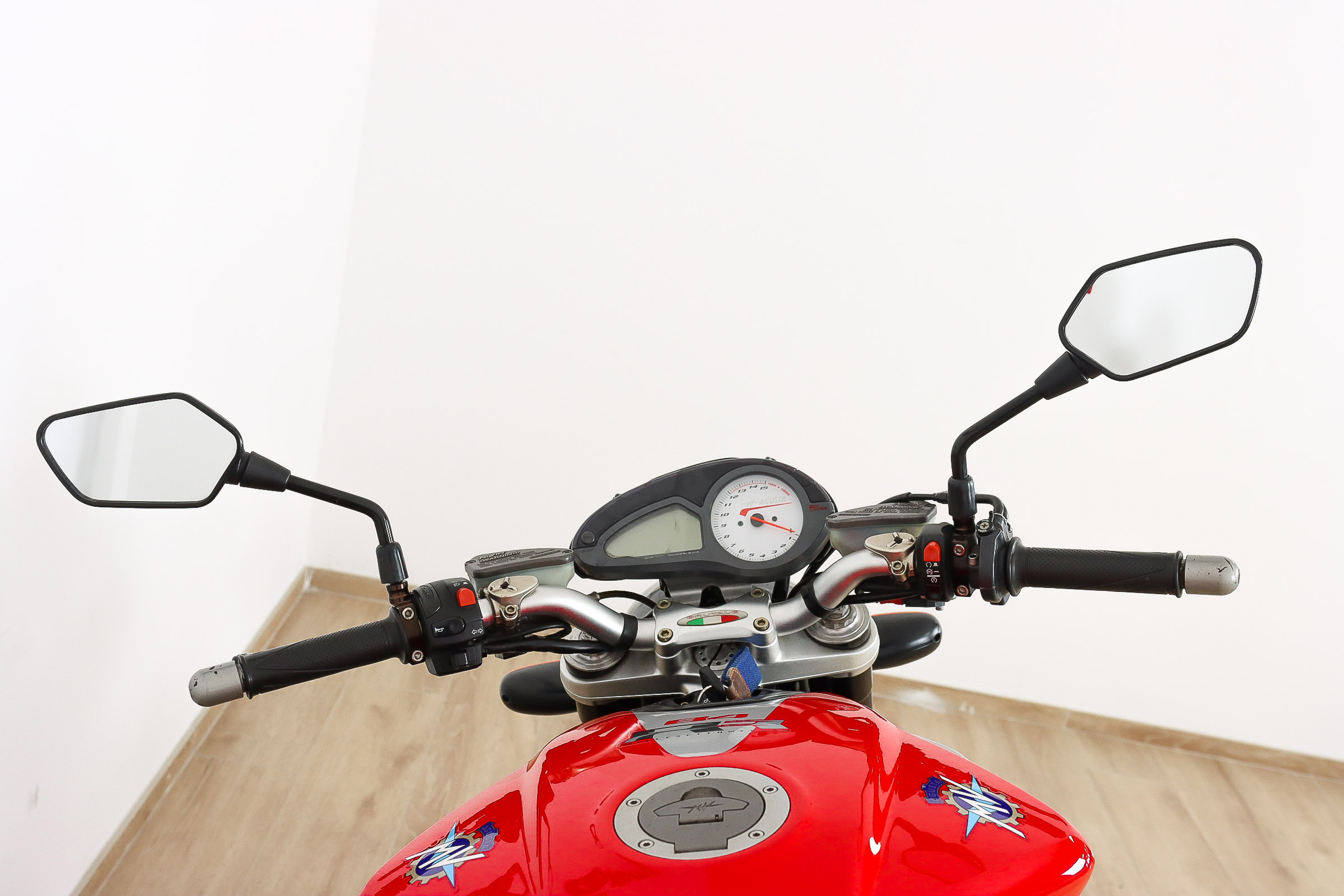 MV AGUSTA BRUTALE 1078MV AGUSTA9 MV AGUSTA BRUTALE 1078MV AGUSTA9
