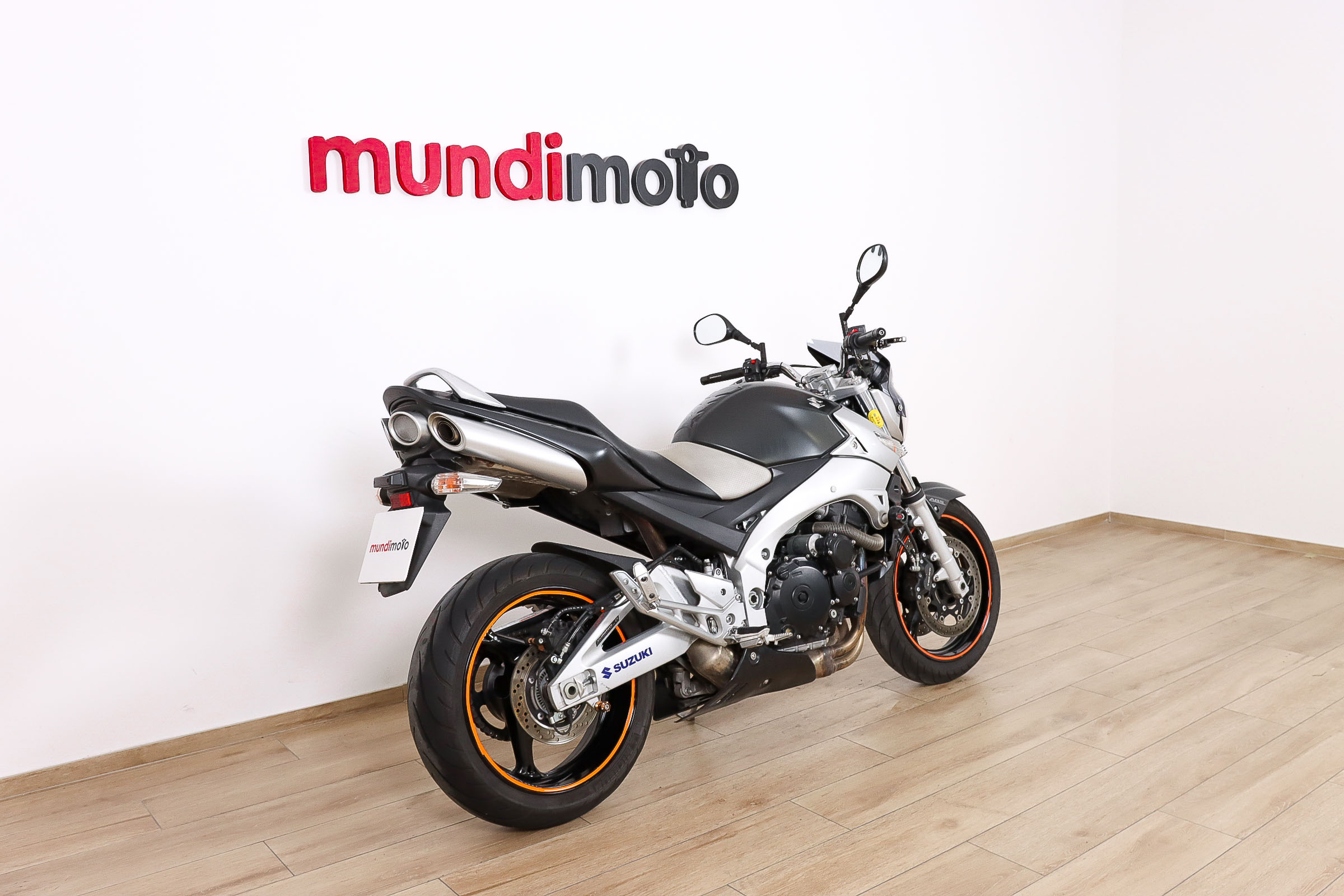 SUZUKI GSR 600 ABSSUZUKI2 SUZUKI GSR 600 ABSSUZUKI2