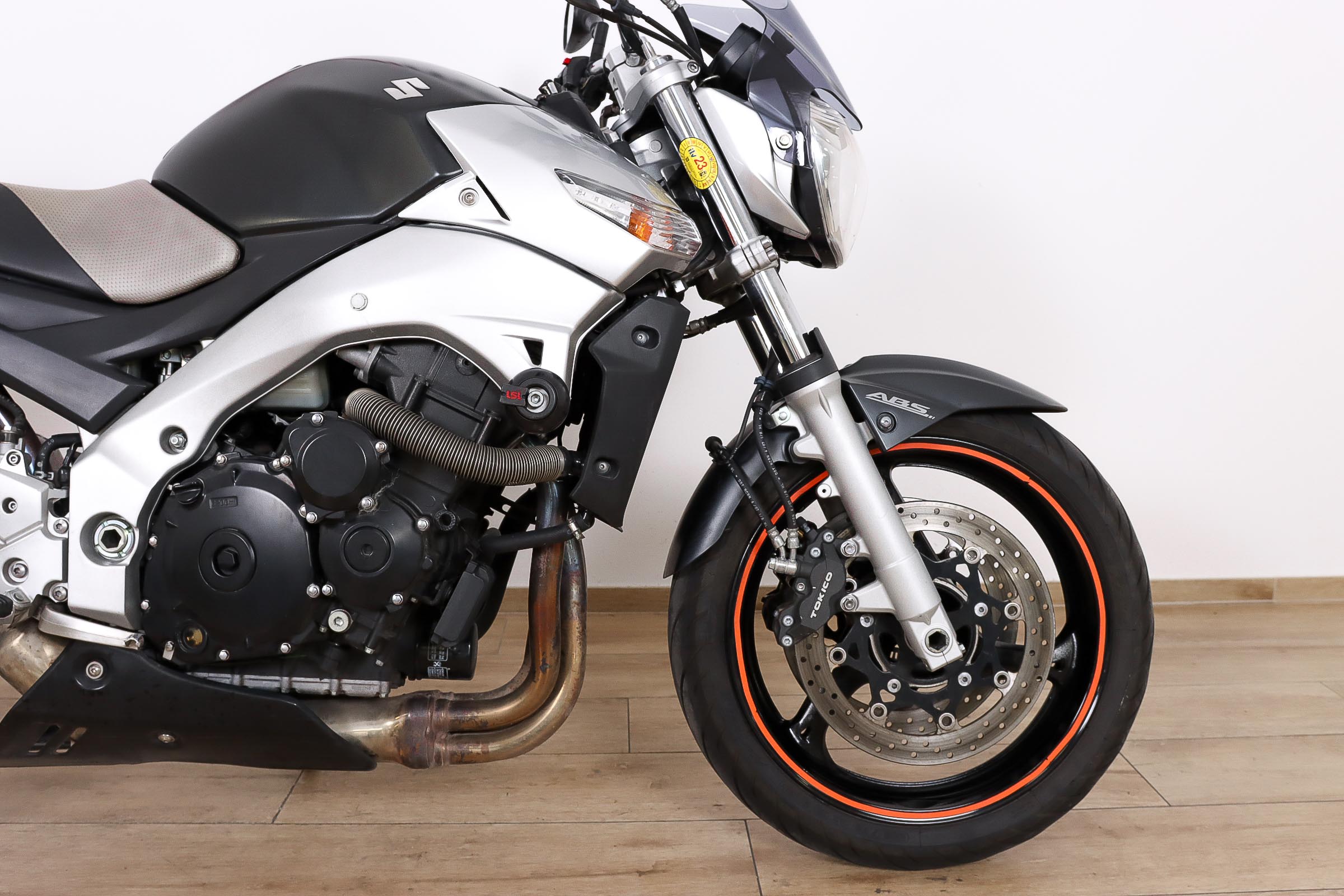 SUZUKI GSR 600 ABSSUZUKI4 SUZUKI GSR 600 ABSSUZUKI4