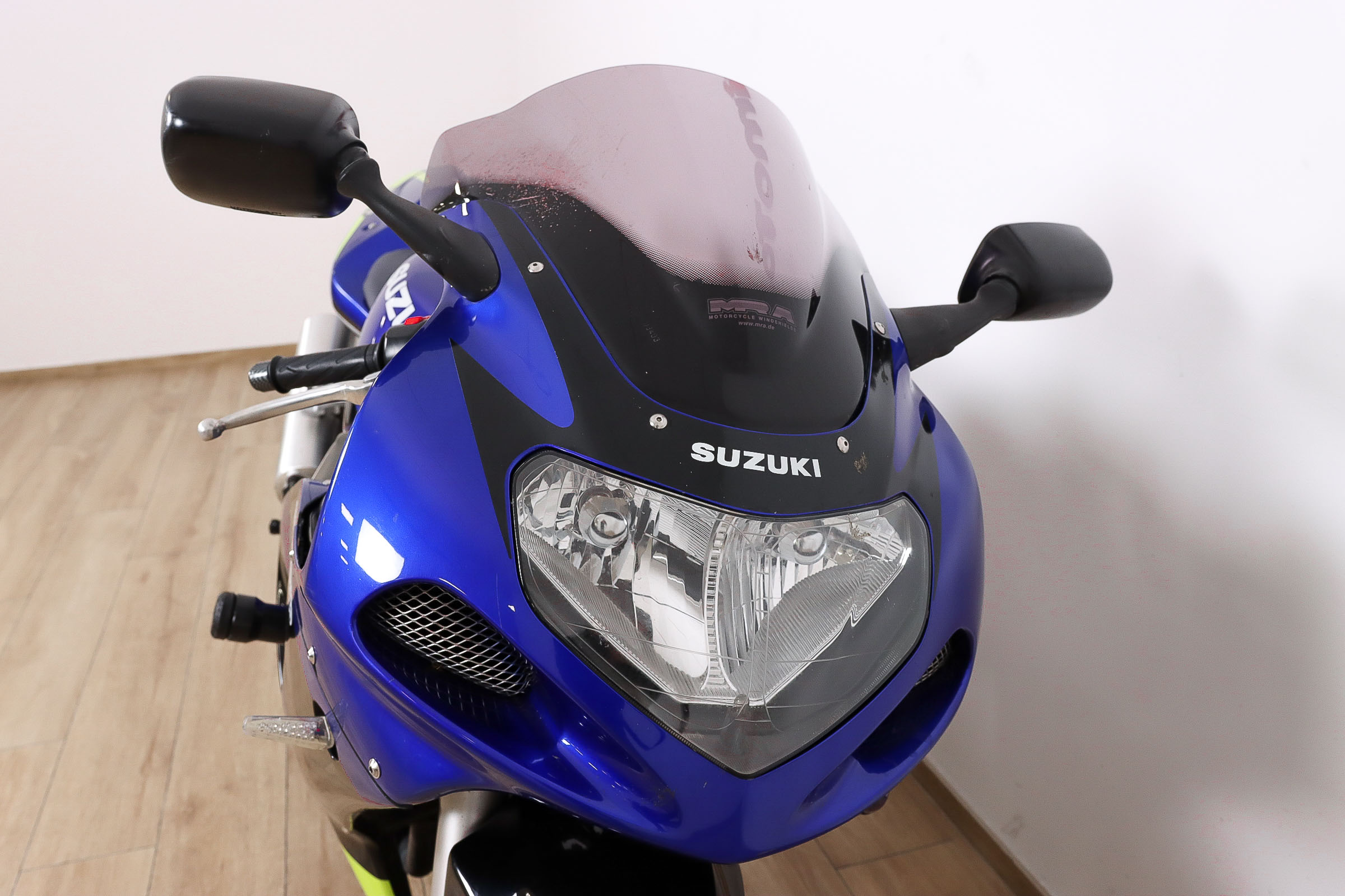 SUZUKI GSX R600SUZUKI3 SUZUKI GSX R600SUZUKI3