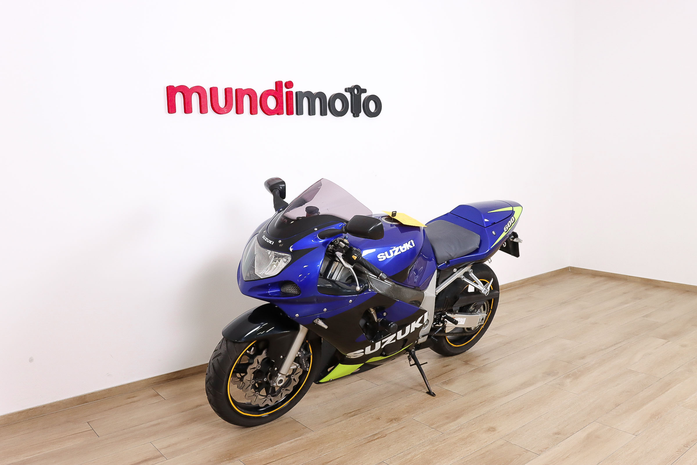SUZUKI GSX R600SUZUKI8 SUZUKI GSX R600SUZUKI8