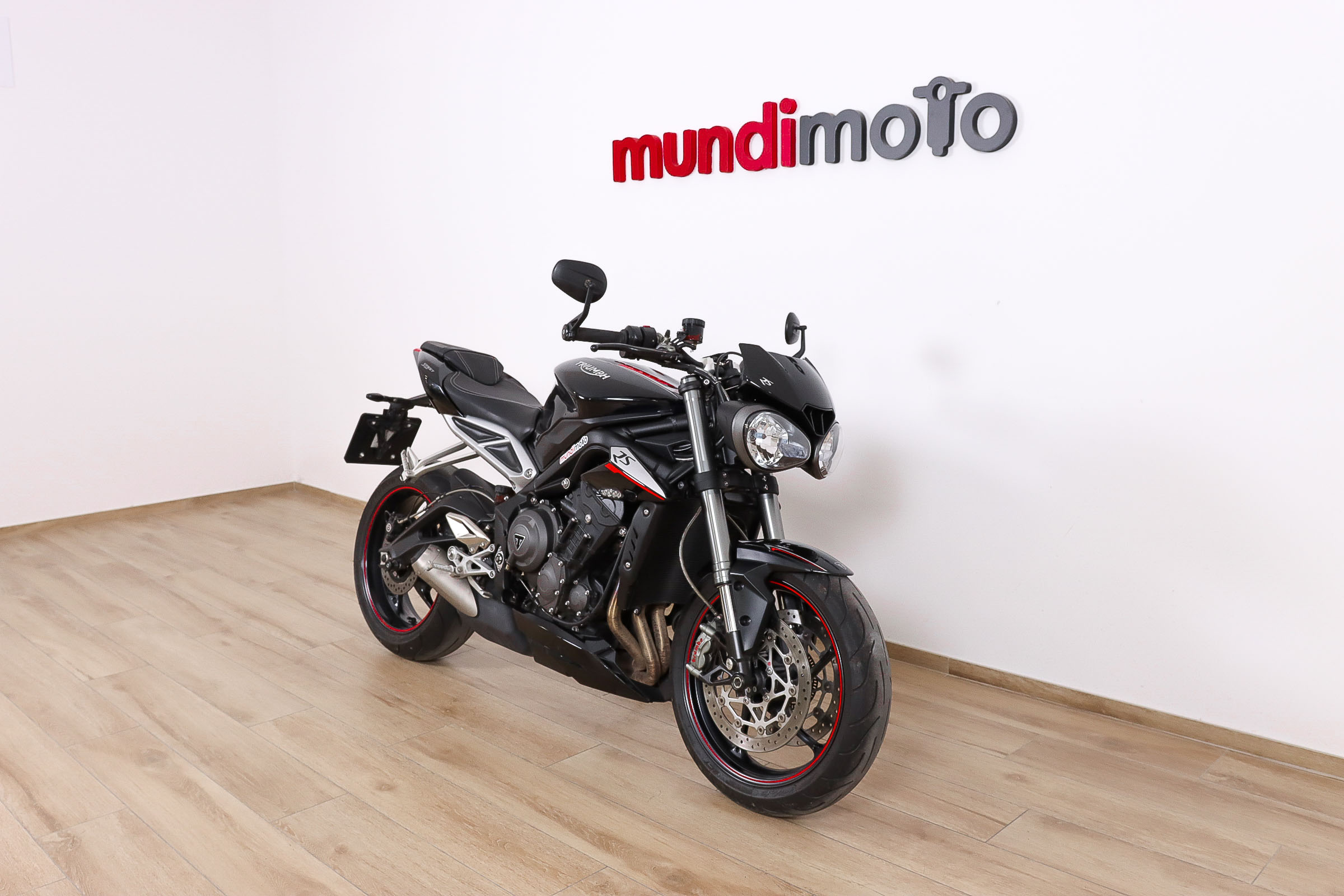 TRIUMPH STREET TRIPLE RS promoTRIUMPH2 TRIUMPH STREET TRIPLE RS promoTRIUMPH2