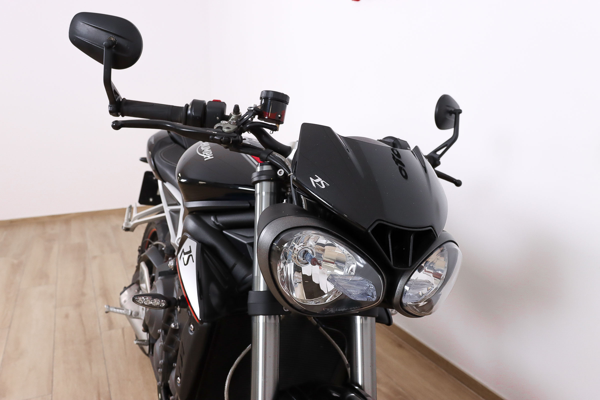 TRIUMPH STREET TRIPLE RS promoTRIUMPH4 TRIUMPH STREET TRIPLE RS promoTRIUMPH4