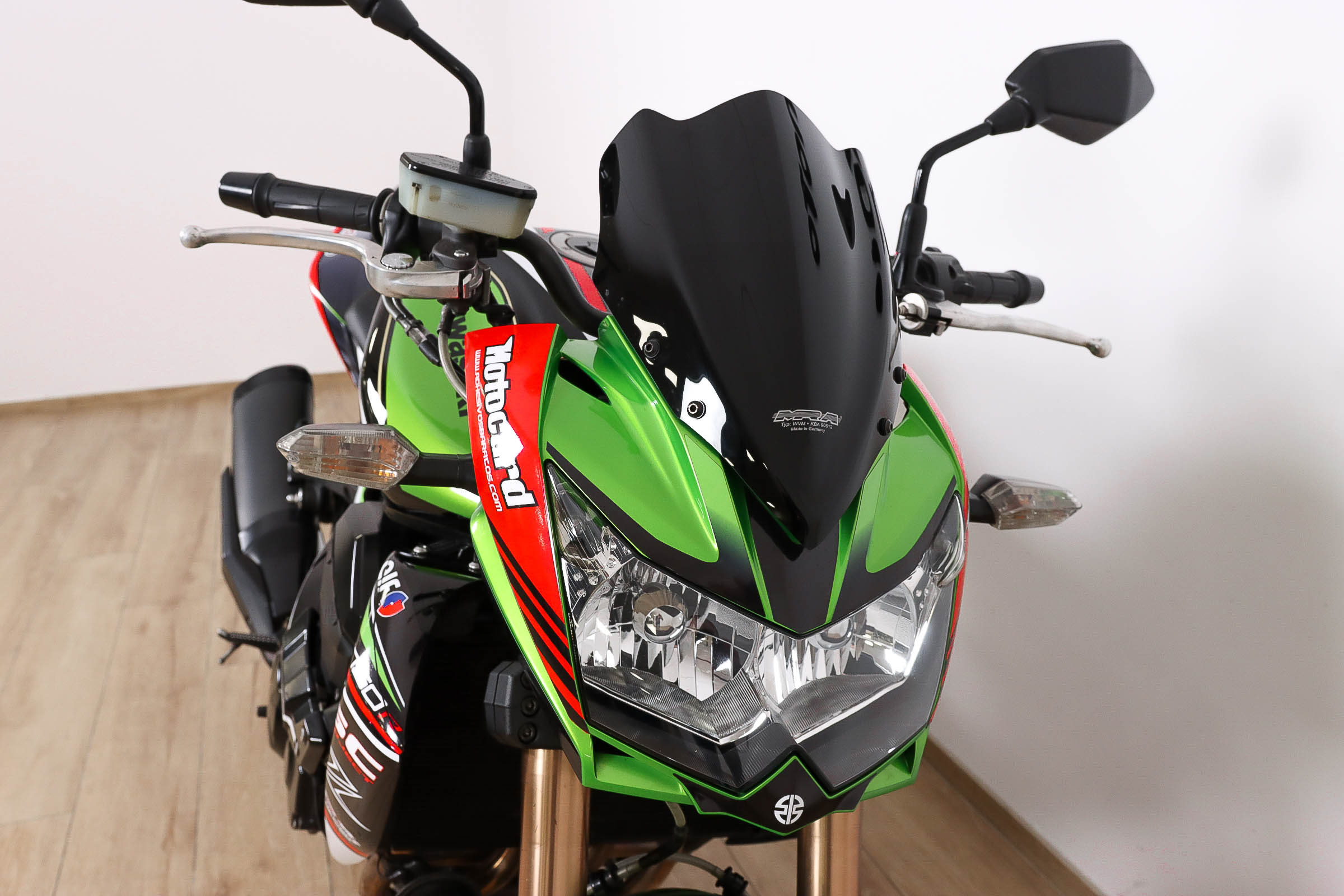 KAWASAKI Z 750RKAWASAKI3 KAWASAKI Z 750RKAWASAKI3