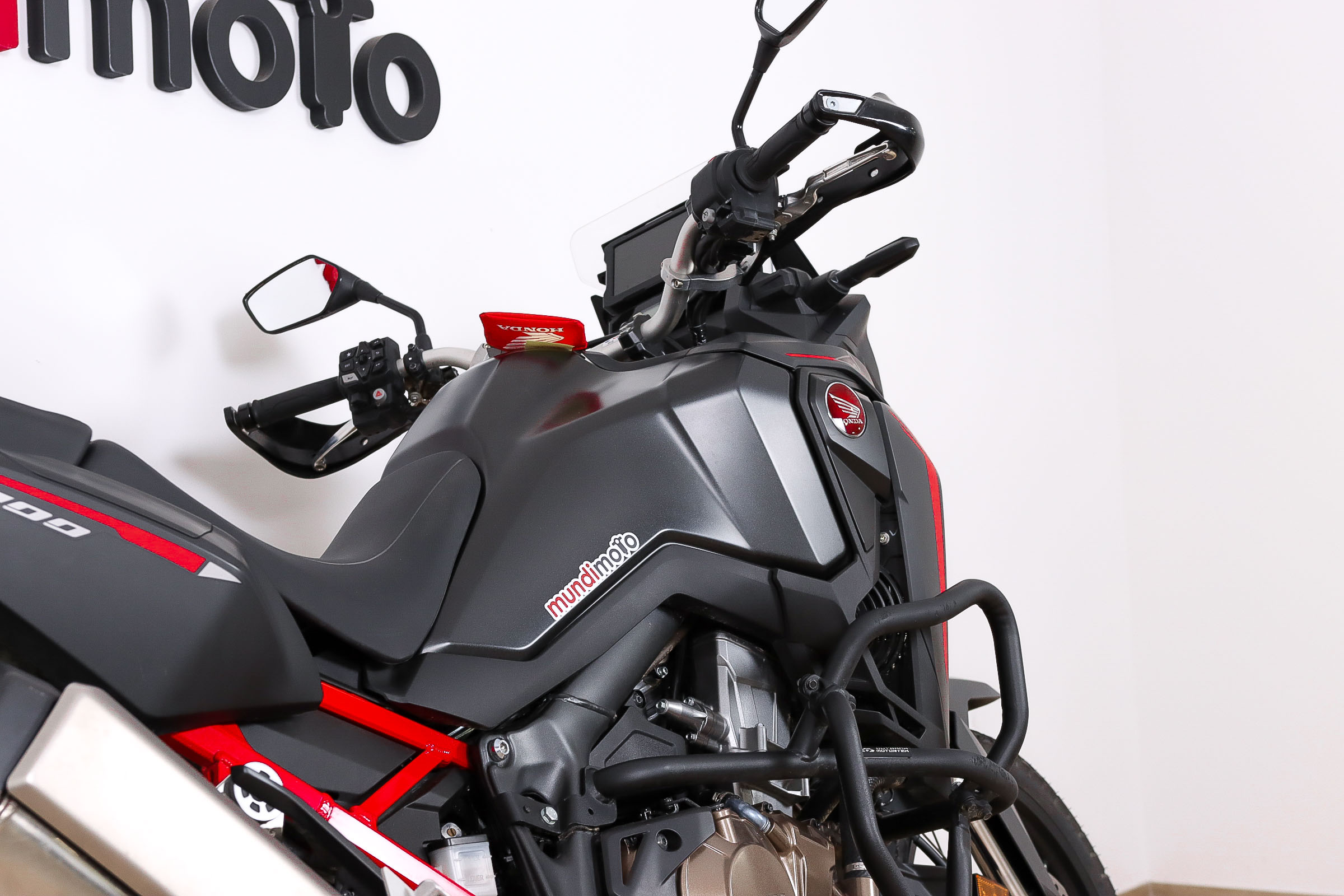 HONDA CRF1100L Africa TwinHONDA8 HONDA CRF1100L Africa TwinHONDA8
