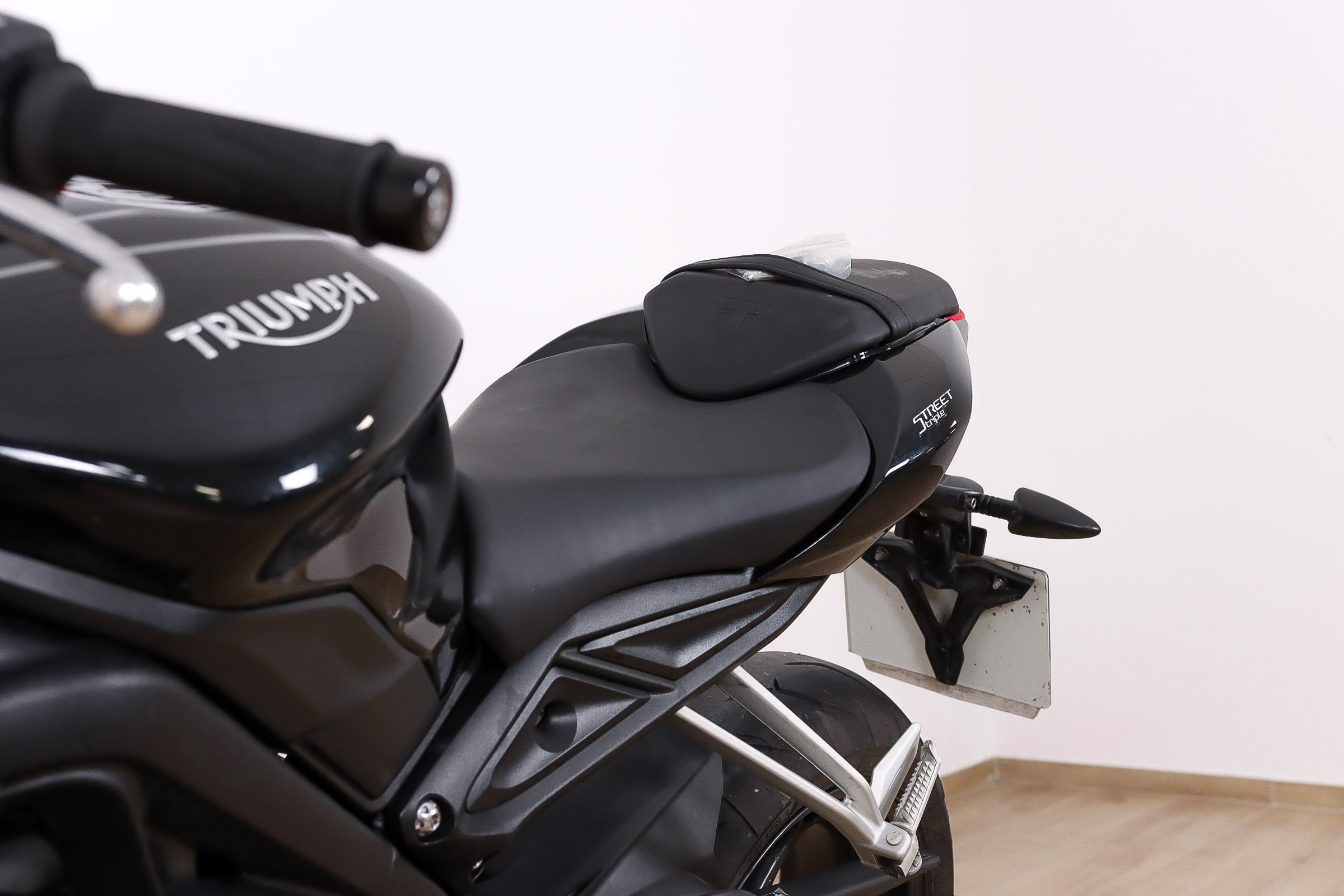 TRIUMPH STREET TRIPLE S 660TRIUMPH12 TRIUMPH STREET TRIPLE S 660TRIUMPH12