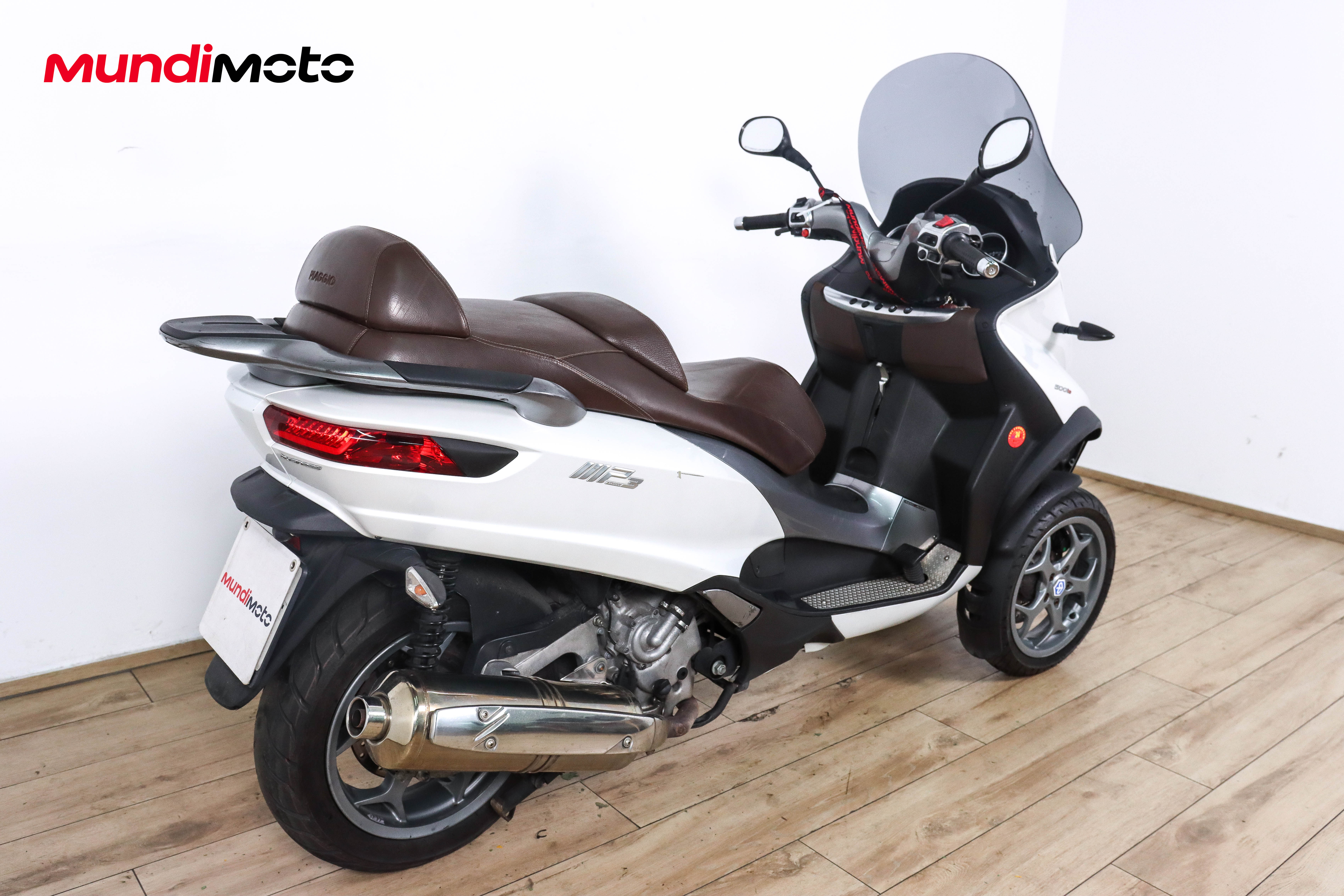 PIAGGIO MP3 500 Business promoPIAGGIO2 PIAGGIO MP3 500 Business promoPIAGGIO2