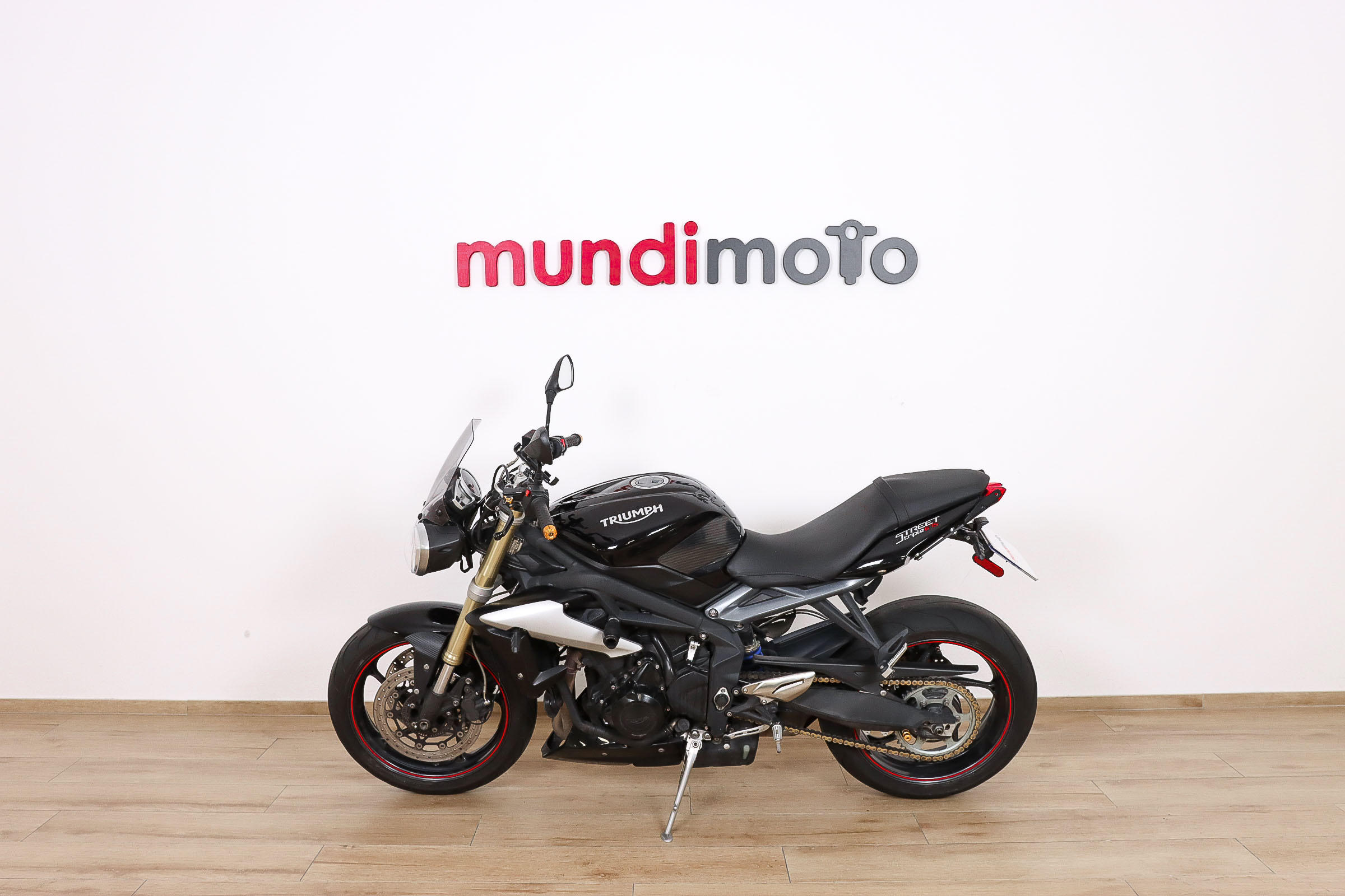 TRIUMPH STREET TRIPLETRIUMPH5 TRIUMPH STREET TRIPLETRIUMPH5