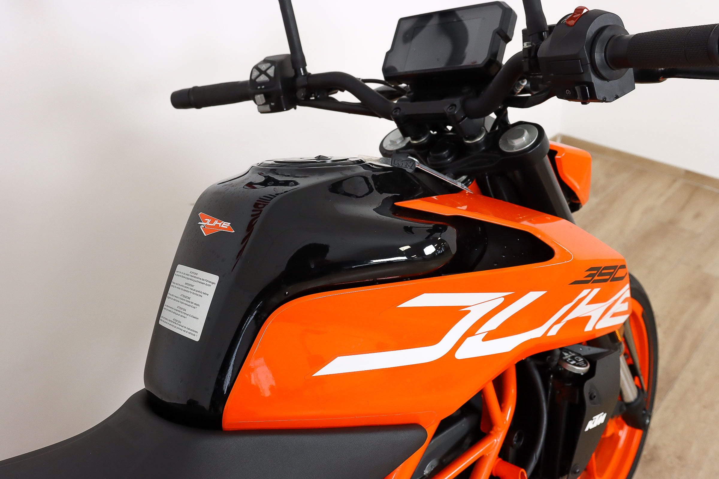KTM 390 DukeKTM4 KTM 390 DukeKTM4
