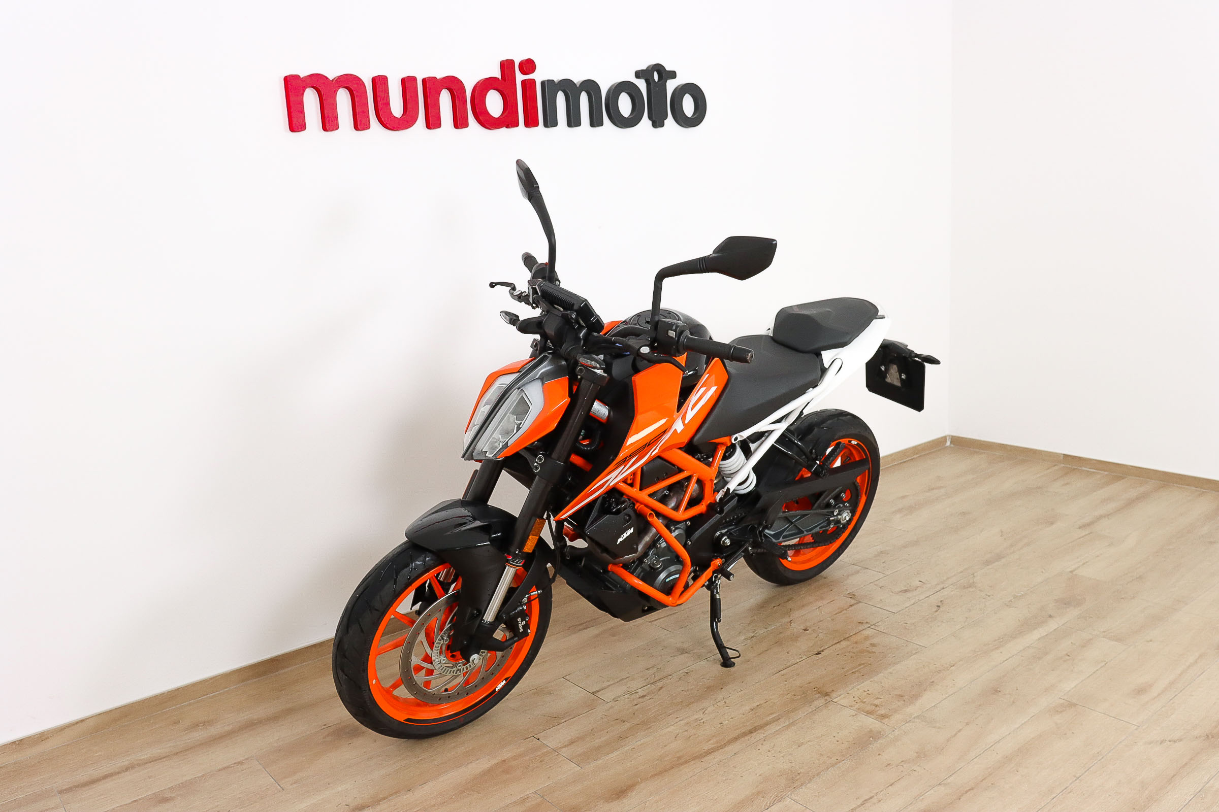 KTM 390 DukeKTM8 KTM 390 DukeKTM8