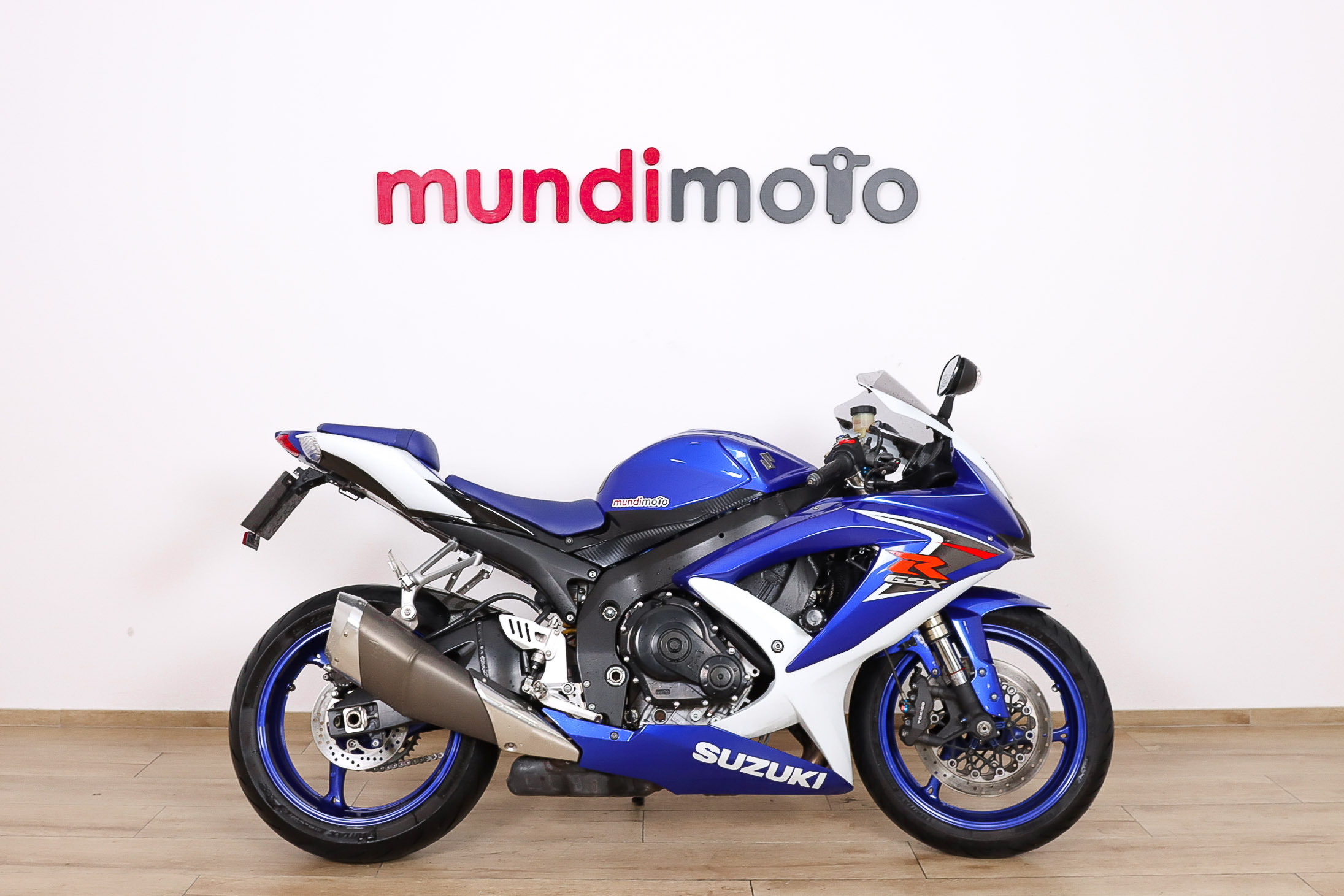 SUZUKI GSX R600SUZUKI0 SUZUKI GSX R600SUZUKI0