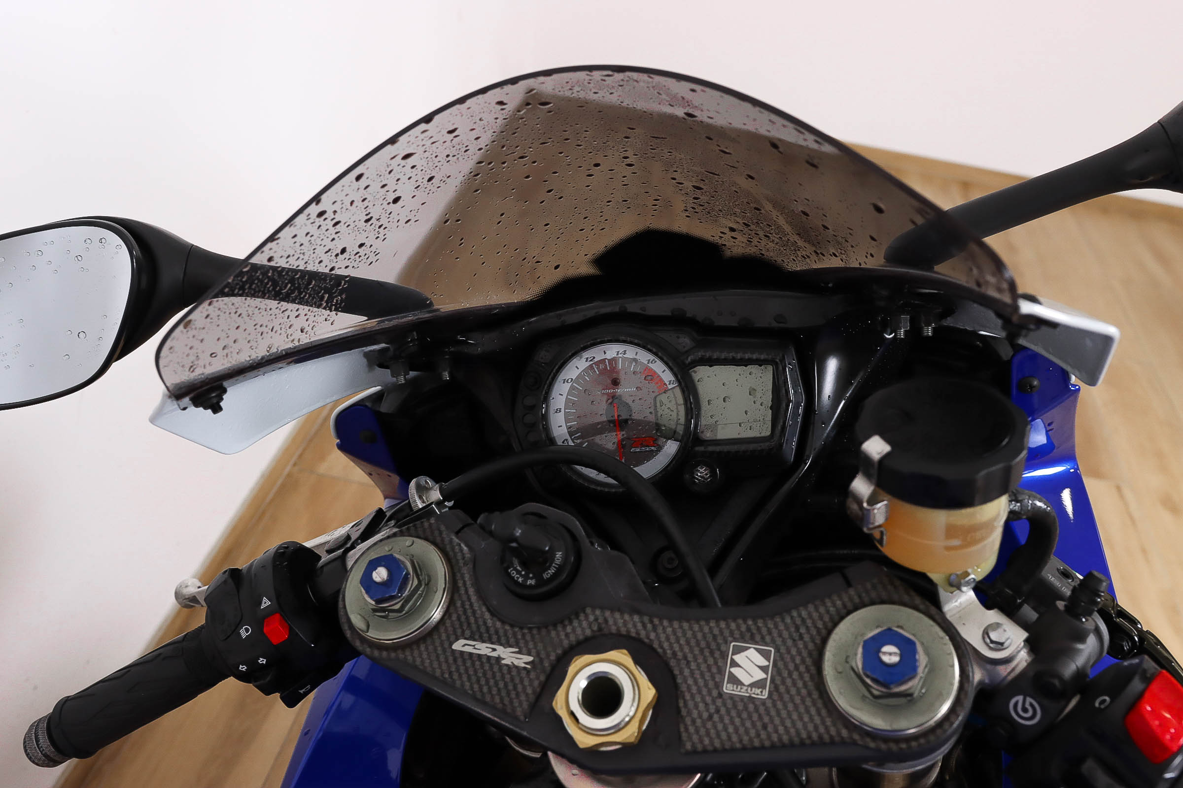 SUZUKI GSX R600SUZUKI6 SUZUKI GSX R600SUZUKI6
