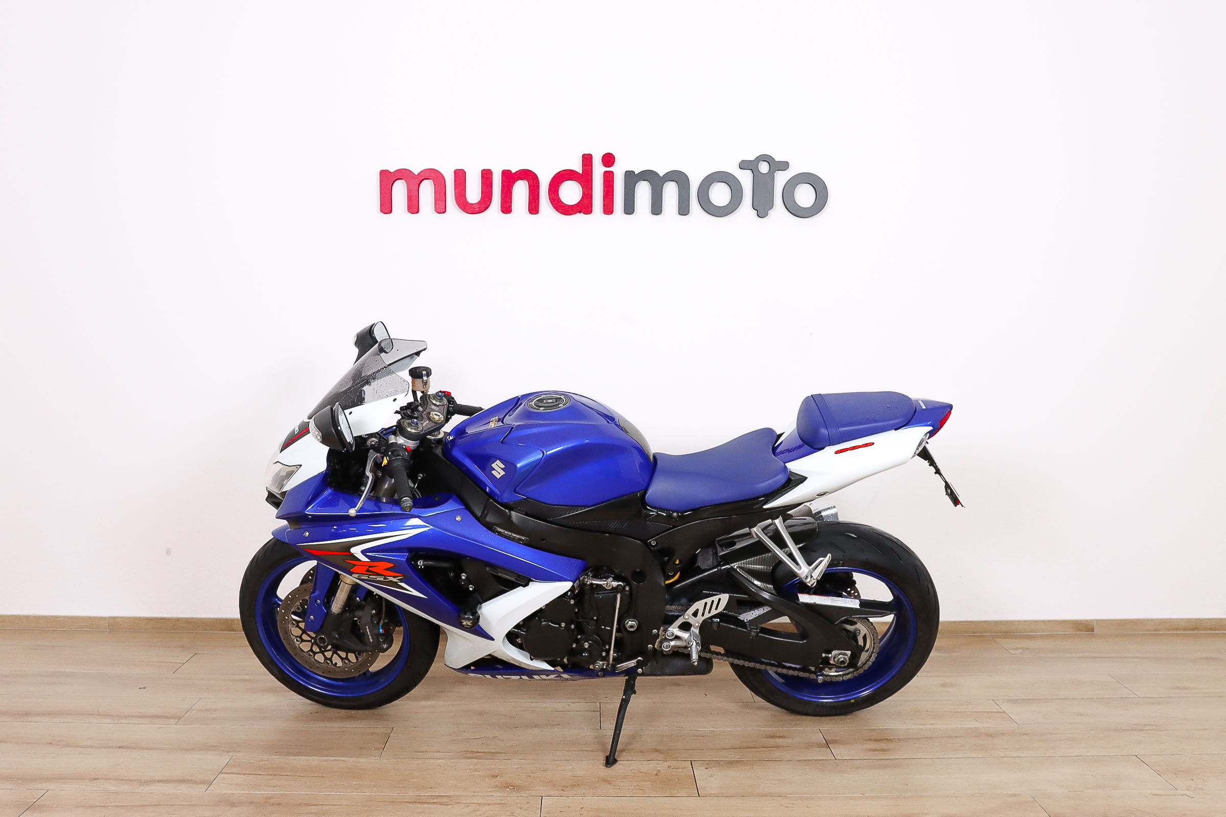 SUZUKI GSX R600SUZUKI8 SUZUKI GSX R600SUZUKI8