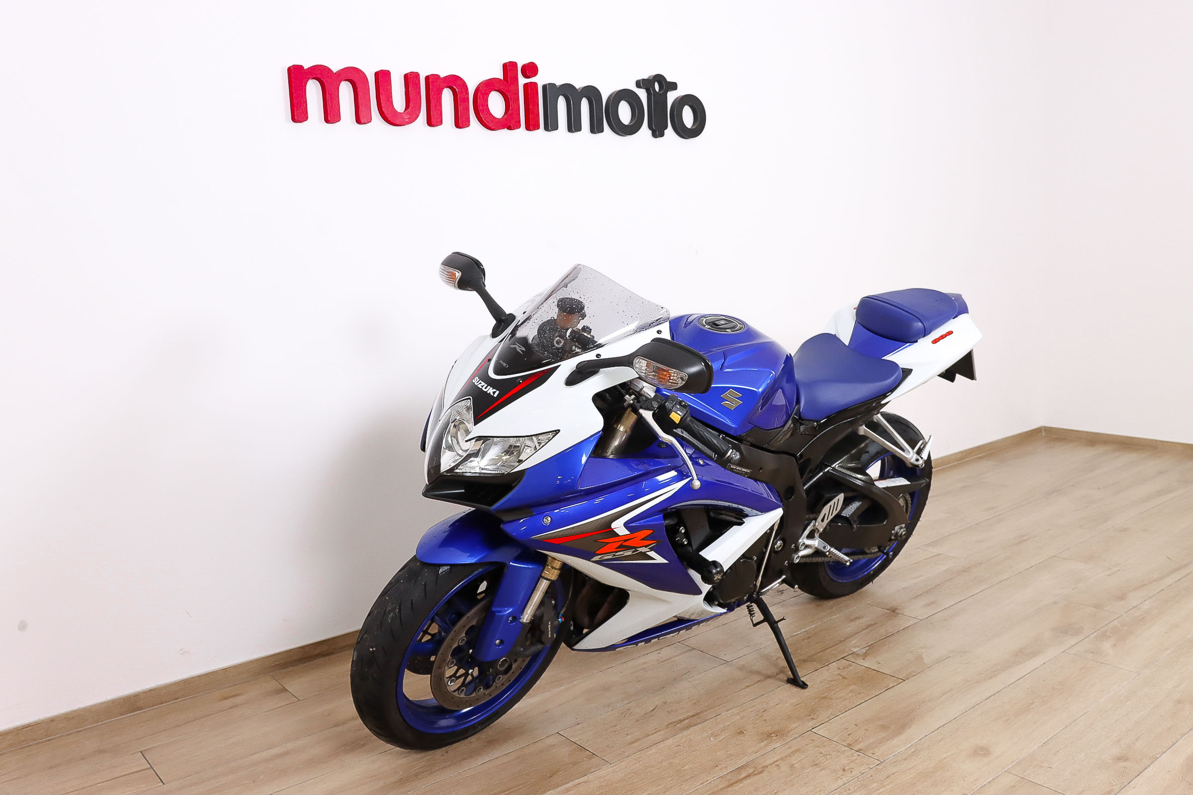 SUZUKI GSX R600SUZUKI9 SUZUKI GSX R600SUZUKI9