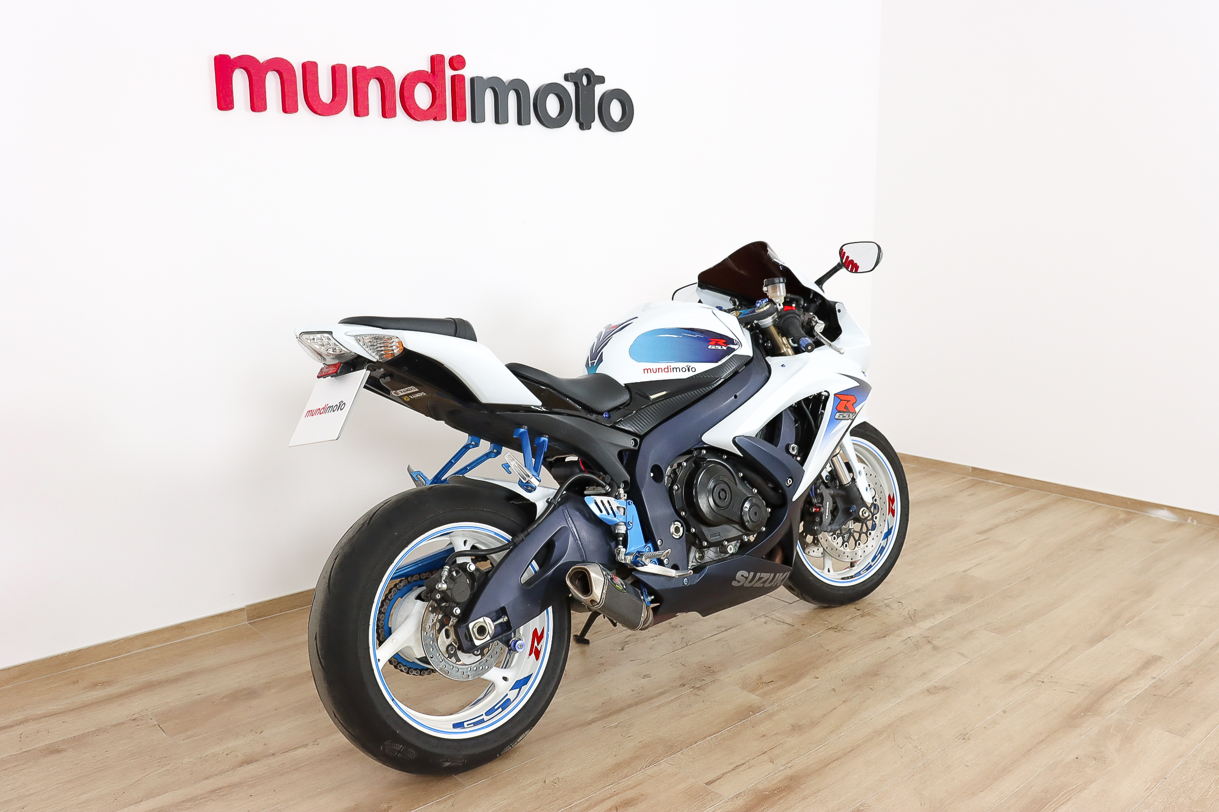 SUZUKI GSX R600 promoSUZUKI2 SUZUKI GSX R600 promoSUZUKI2