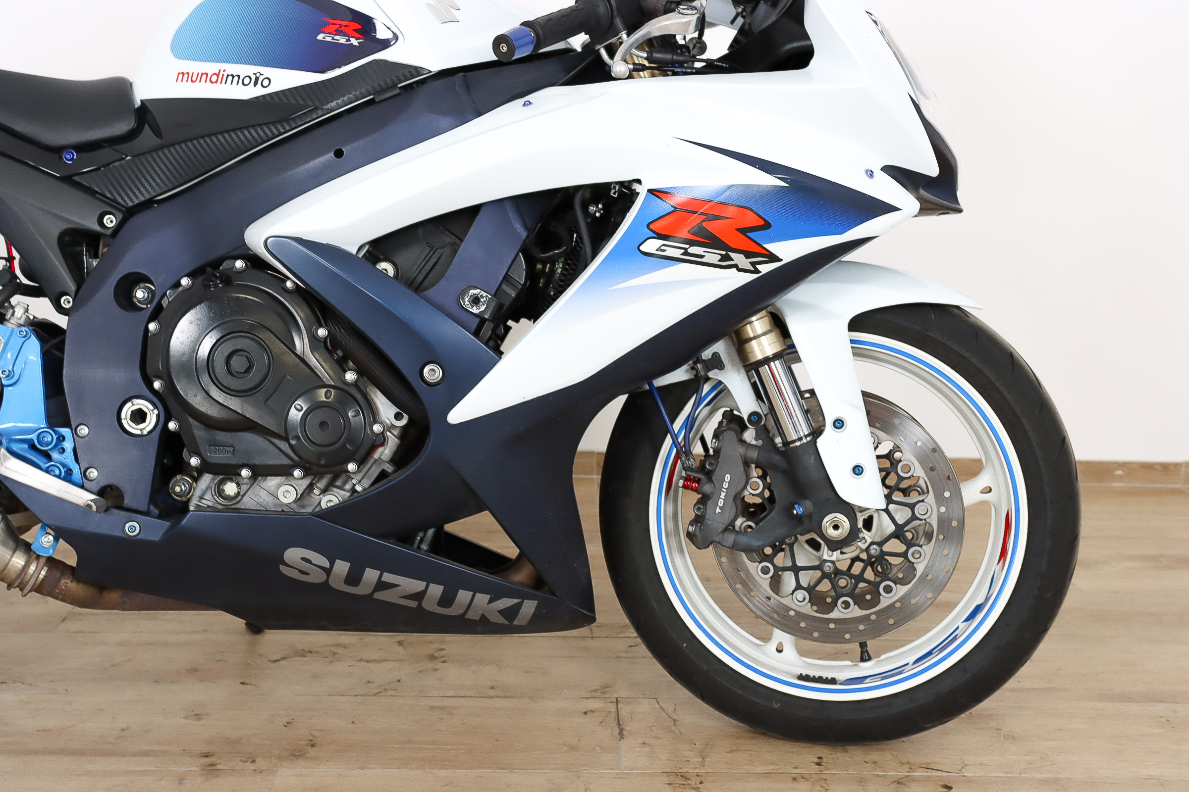 SUZUKI GSX R600 promoSUZUKI4 SUZUKI GSX R600 promoSUZUKI4