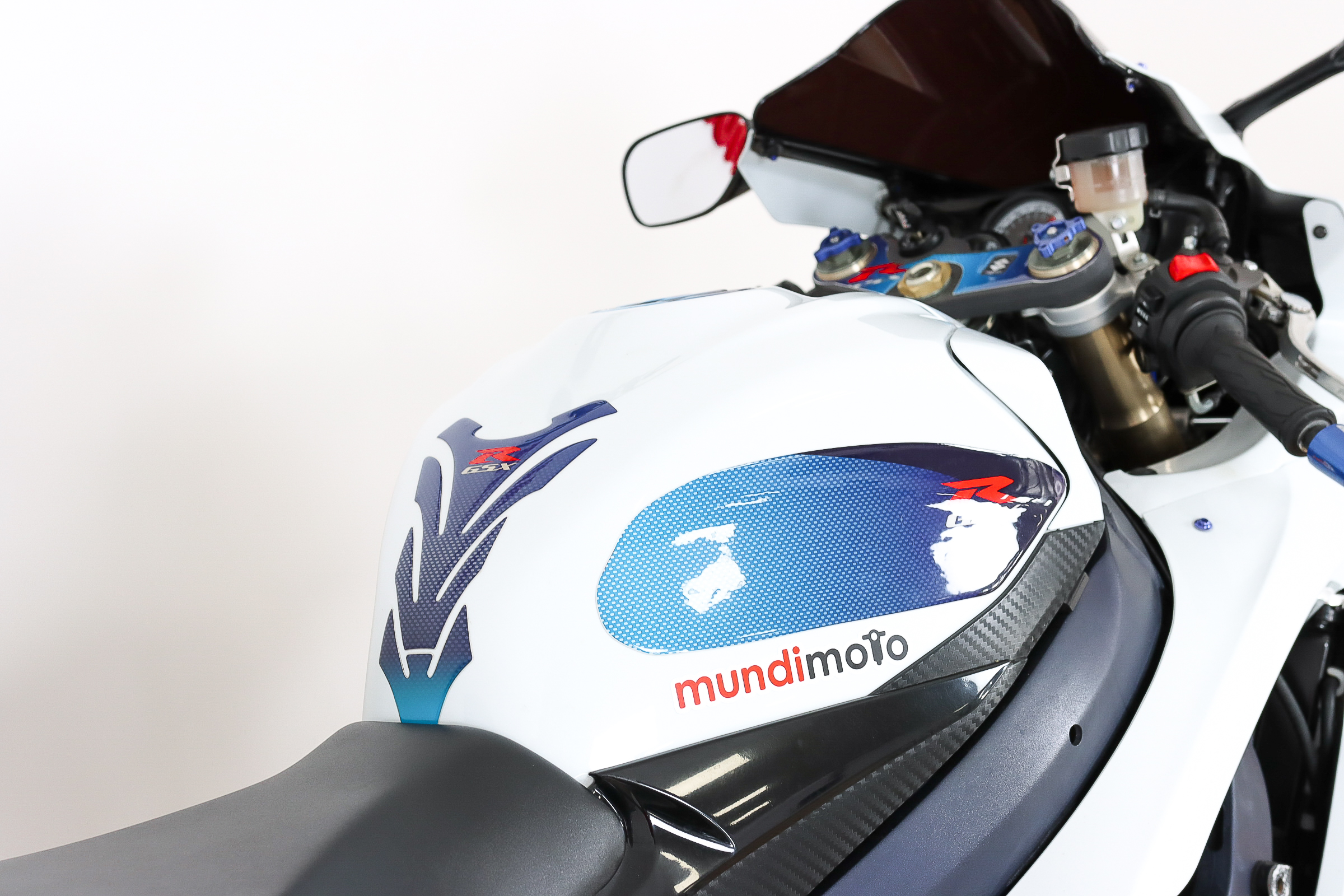 SUZUKI GSX R600 promoSUZUKI7 SUZUKI GSX R600 promoSUZUKI7