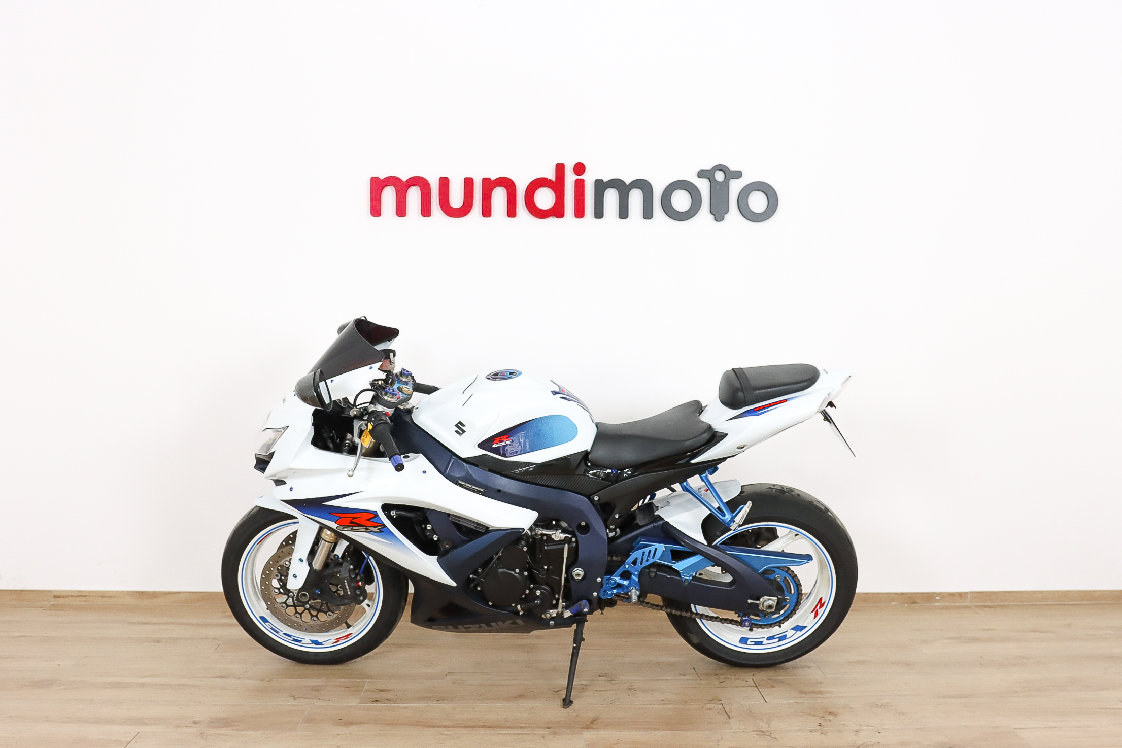 SUZUKI GSX R600 promoSUZUKI8 SUZUKI GSX R600 promoSUZUKI8