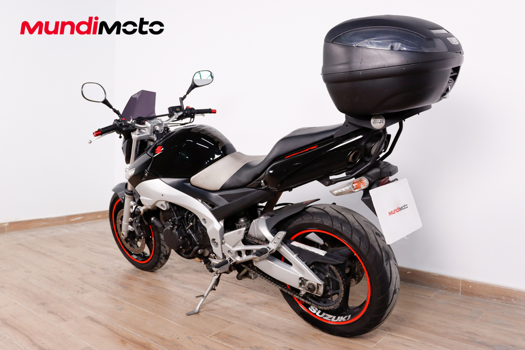 SUZUKI GSR 600SUZUKI6 SUZUKI GSR 600SUZUKI6