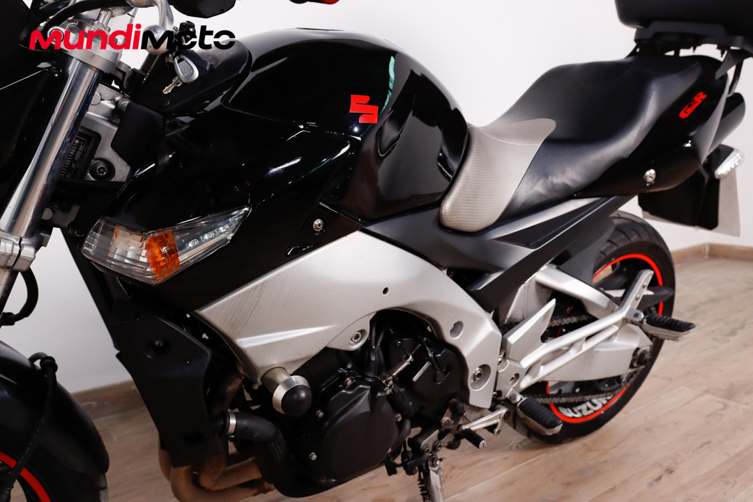 SUZUKI GSR 600SUZUKI8 SUZUKI GSR 600SUZUKI8
