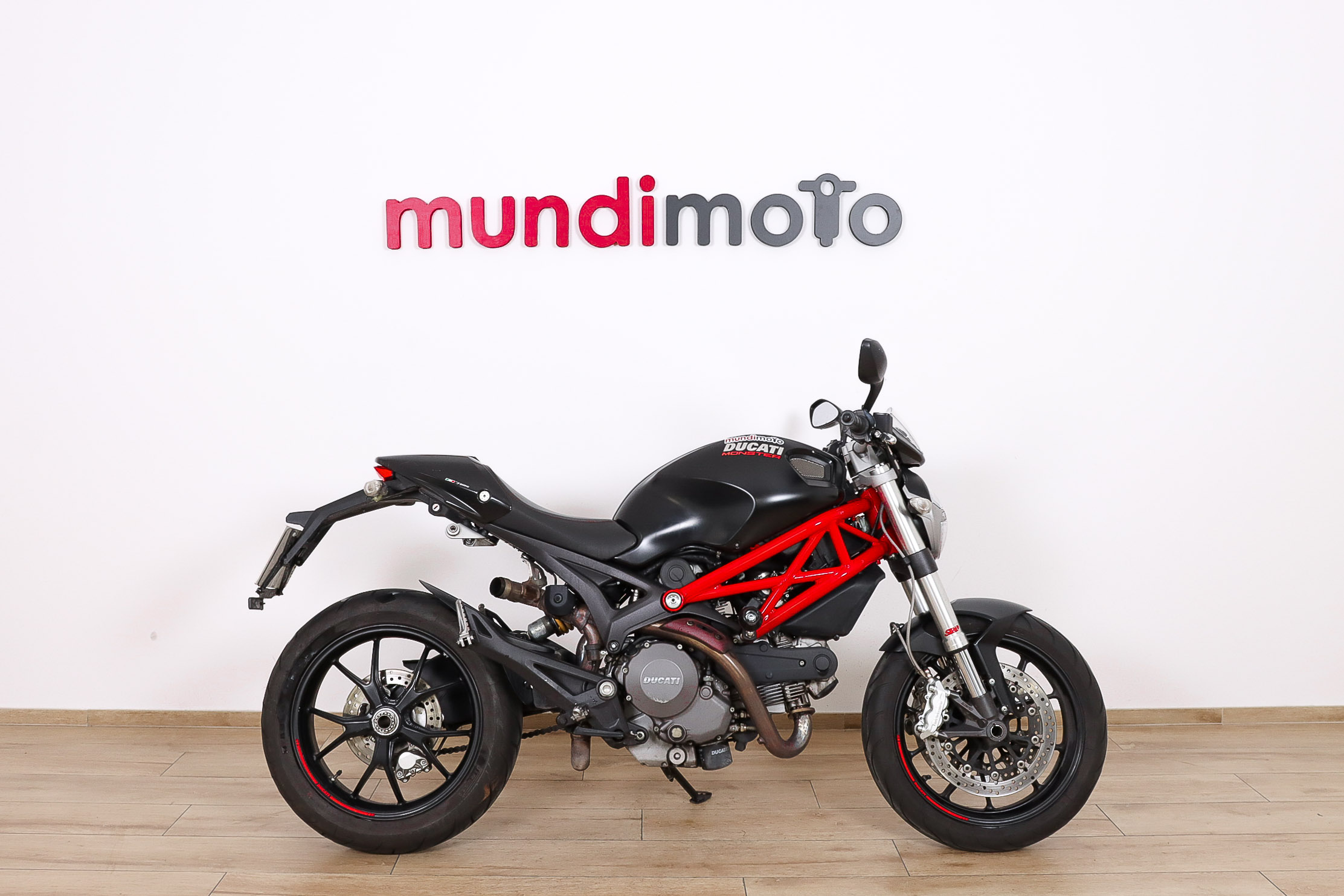 DUCATI MONSTER 796DUCATI0 DUCATI MONSTER 796DUCATI0