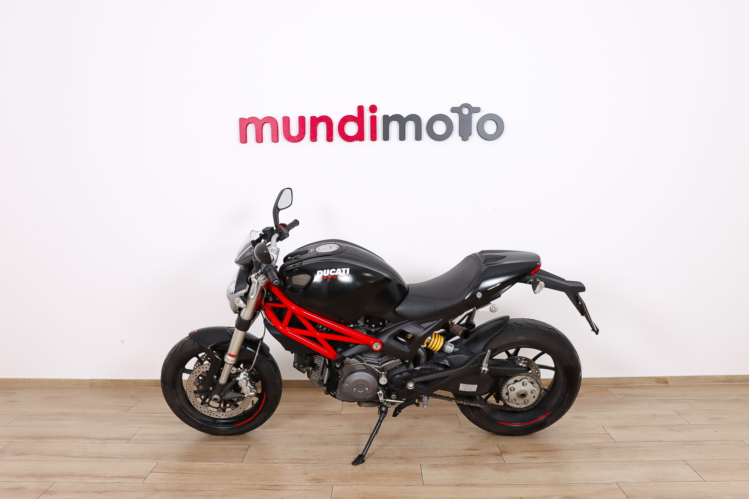 DUCATI MONSTER 796DUCATI5 DUCATI MONSTER 796DUCATI5