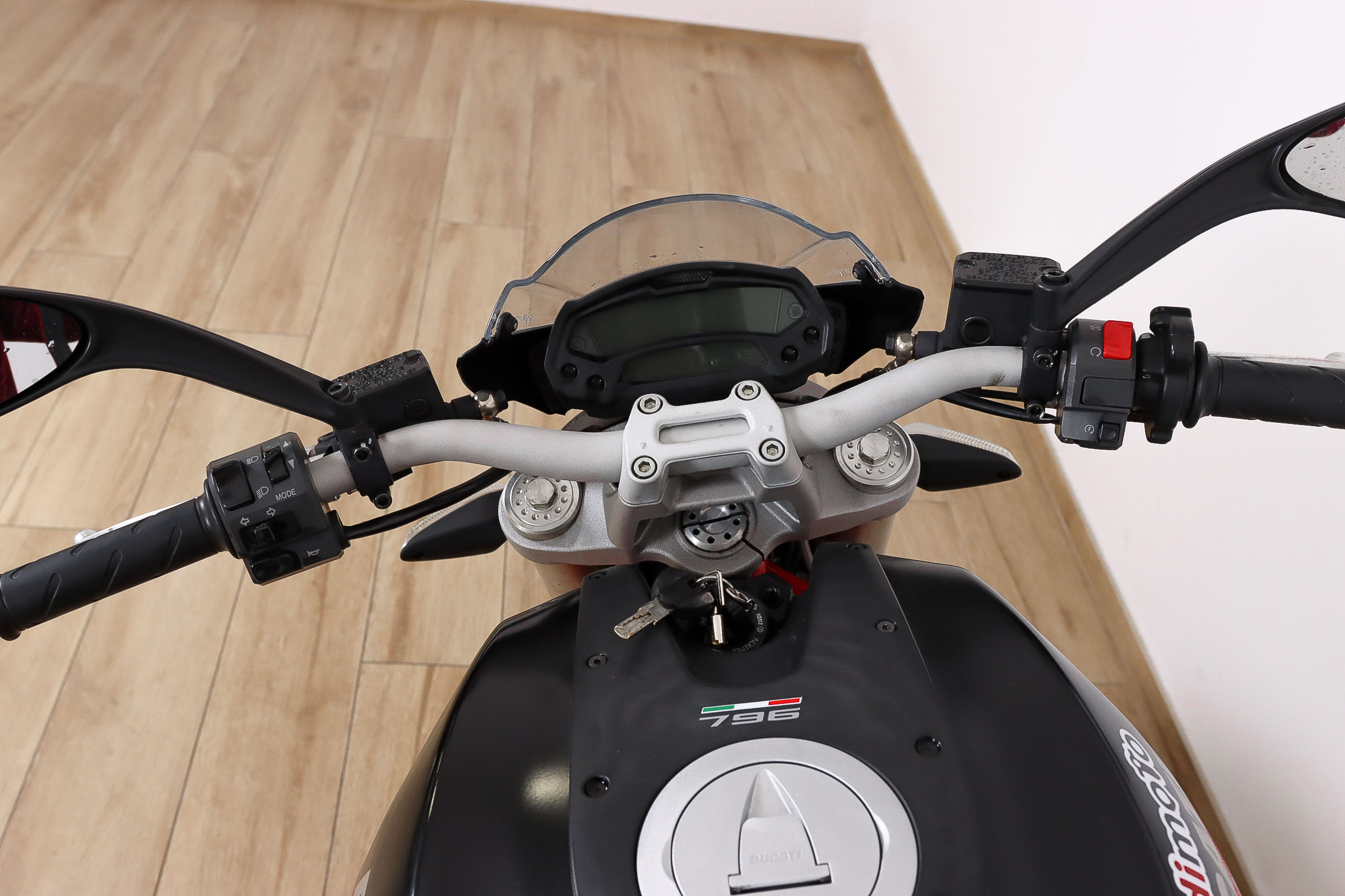 DUCATI MONSTER 796DUCATI9 DUCATI MONSTER 796DUCATI9