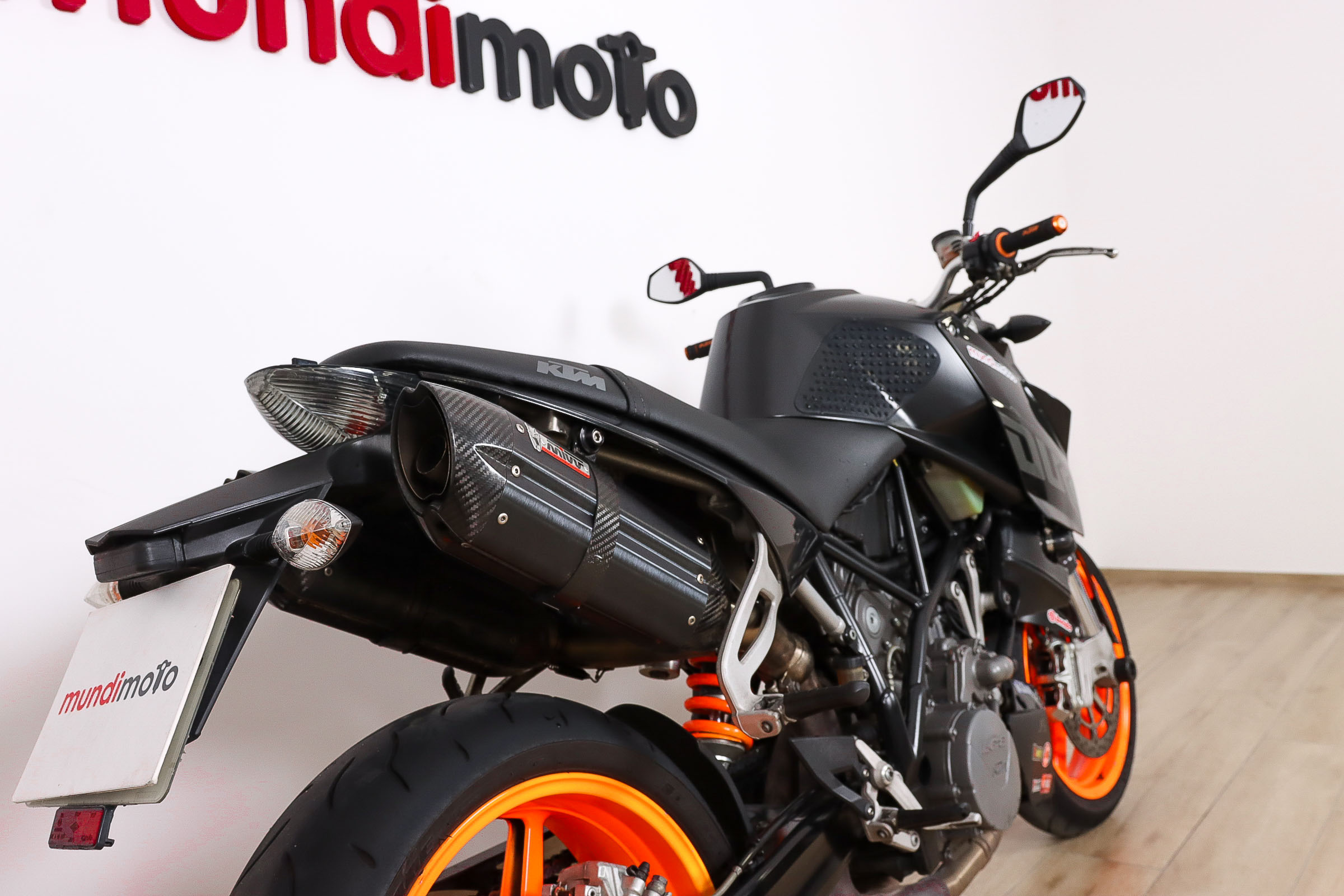 KTM 990 SUPER DUKEKTM4 KTM 990 SUPER DUKEKTM4