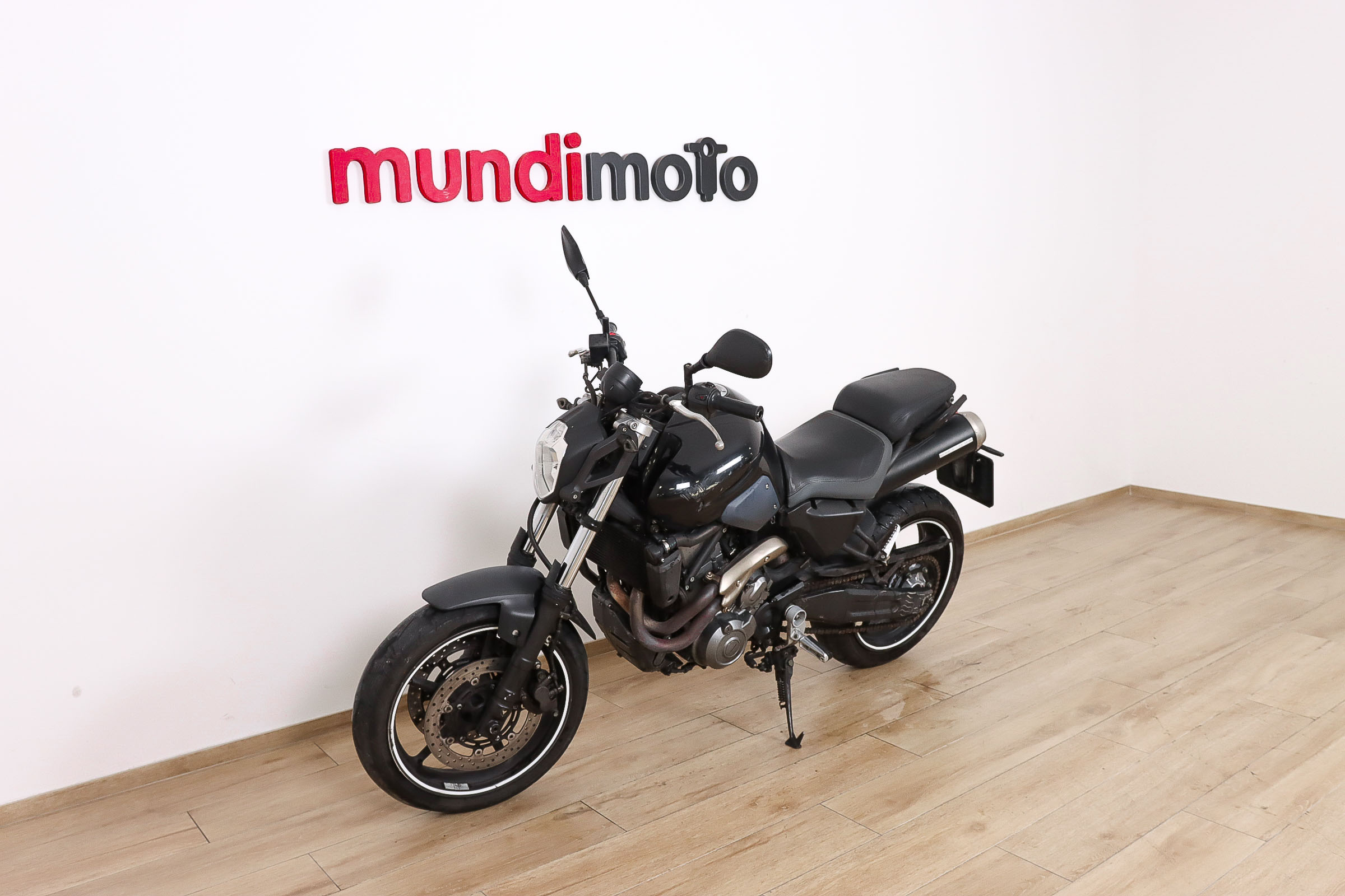 YAMAHA MT 03YAMAHA8 YAMAHA MT 03YAMAHA8